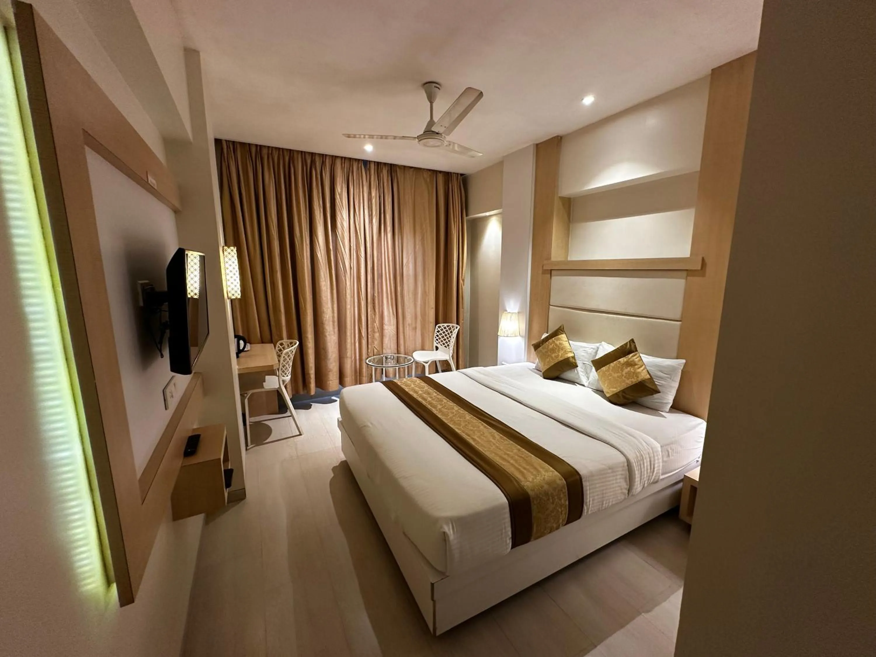 Bed in South Coast Hotel Wagle Estate Thane