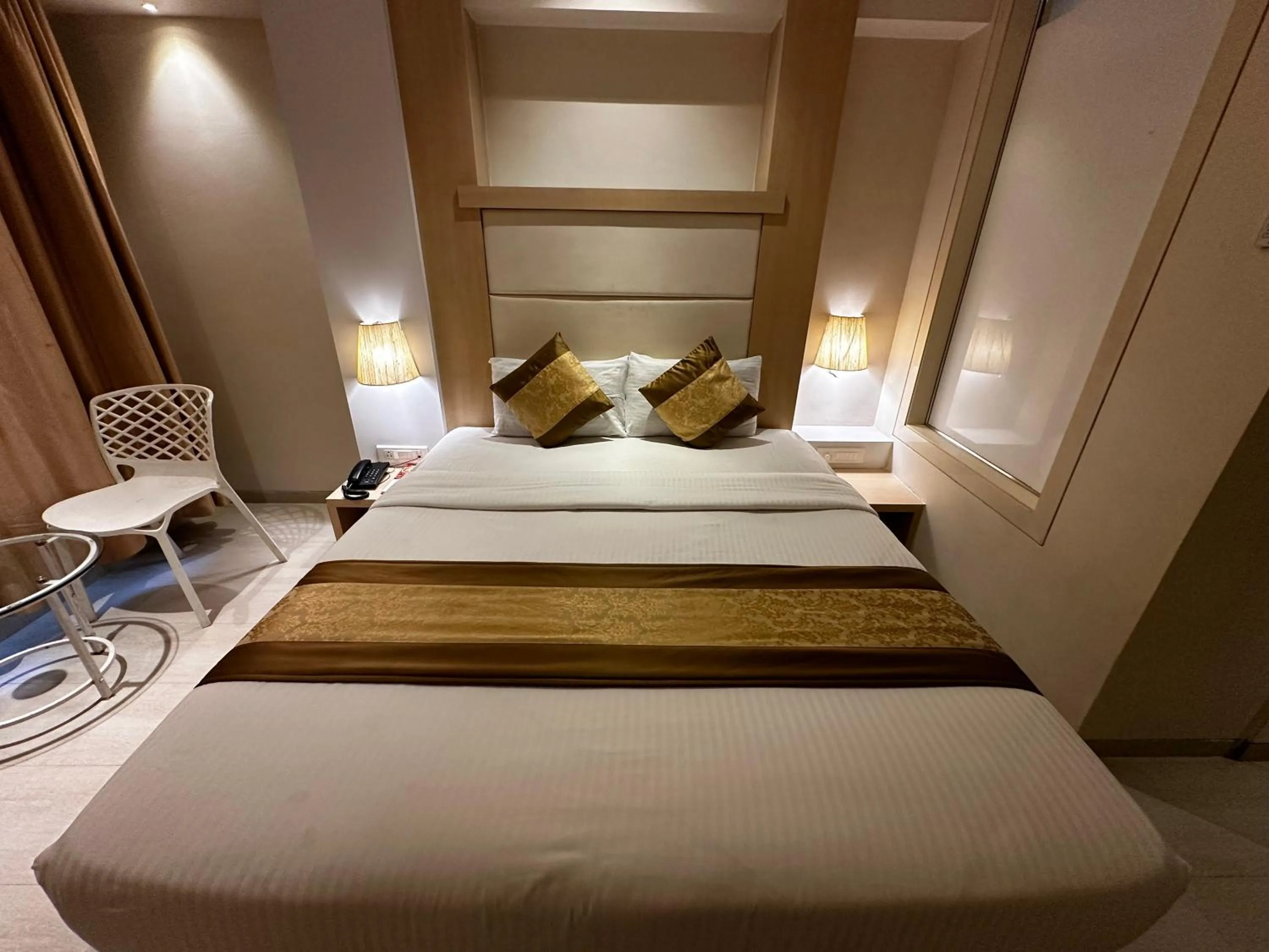 Bed in South Coast Hotel Wagle Estate Thane