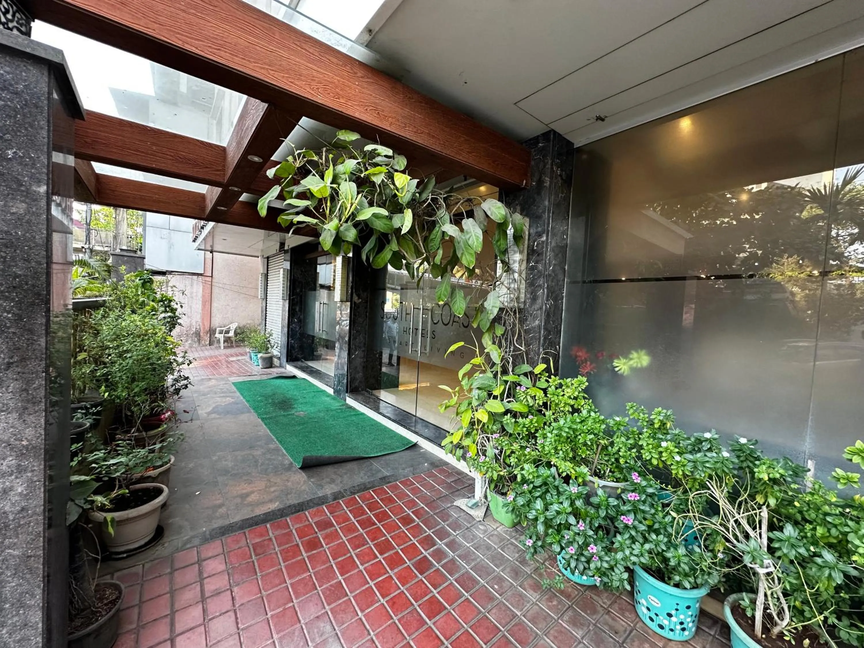 Facade/entrance in South Coast Hotel Wagle Estate Thane