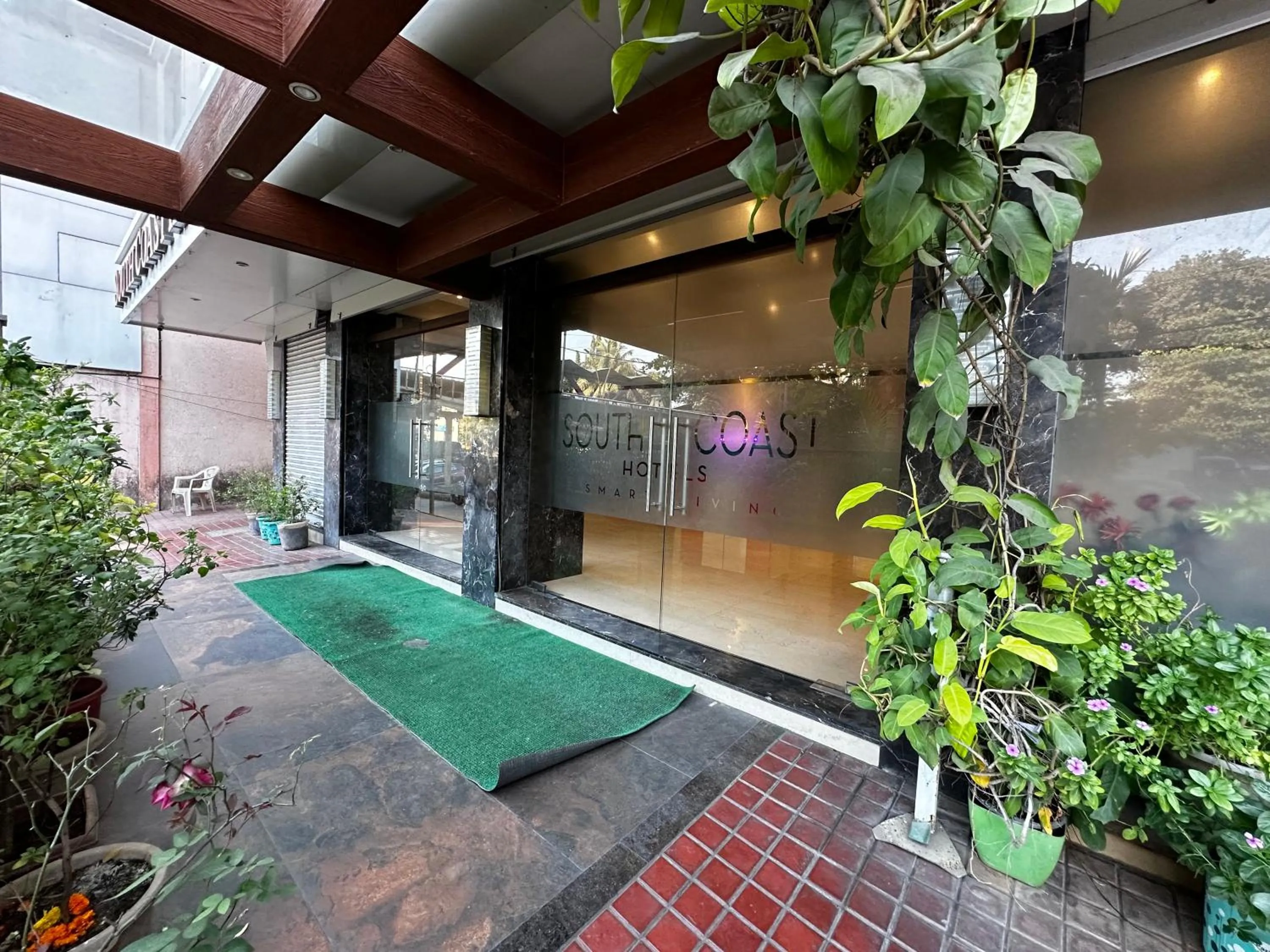 Facade/entrance in South Coast Hotel Wagle Estate Thane