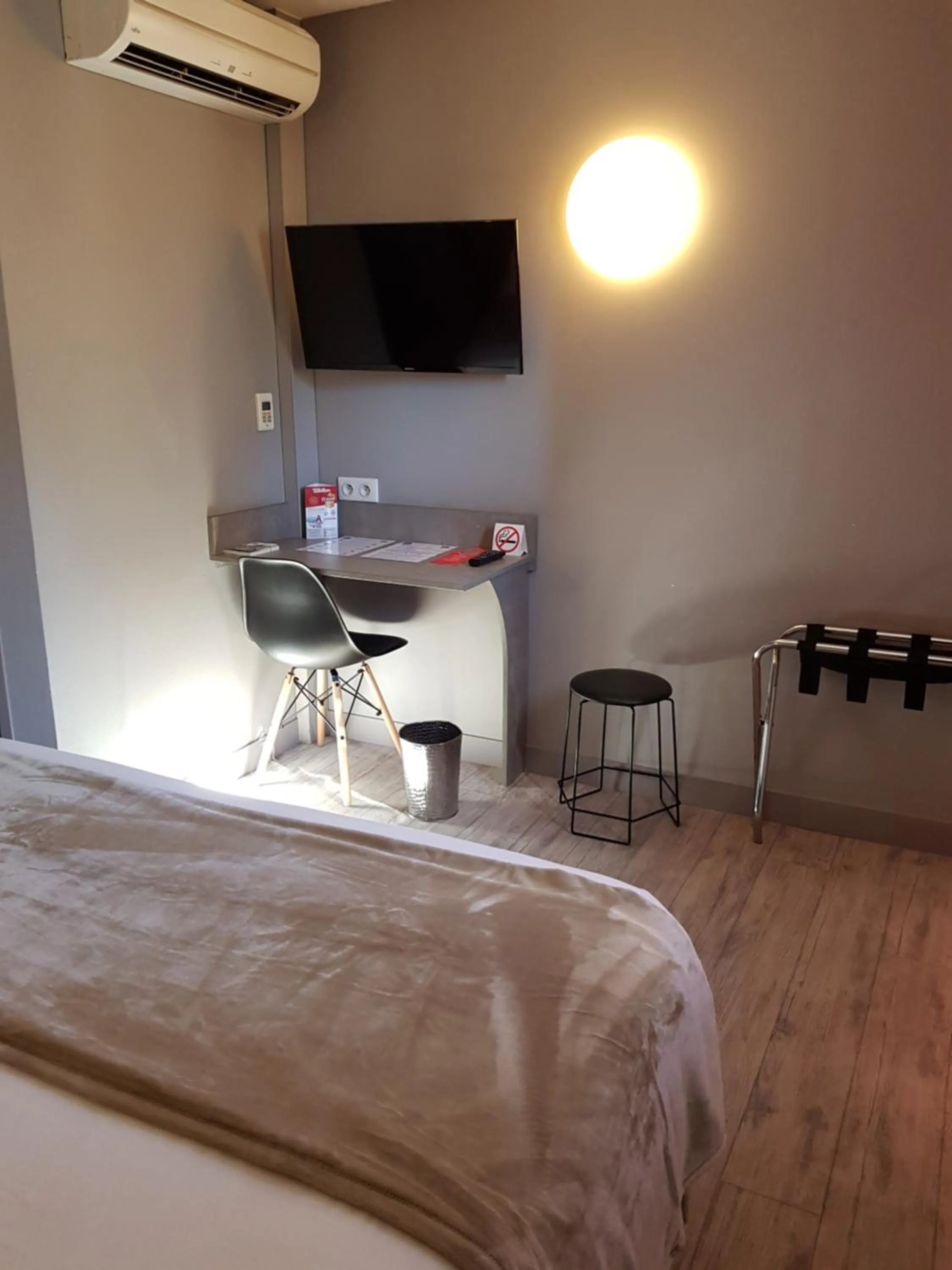 Bedroom, Bed in Hotel Lune Etoile