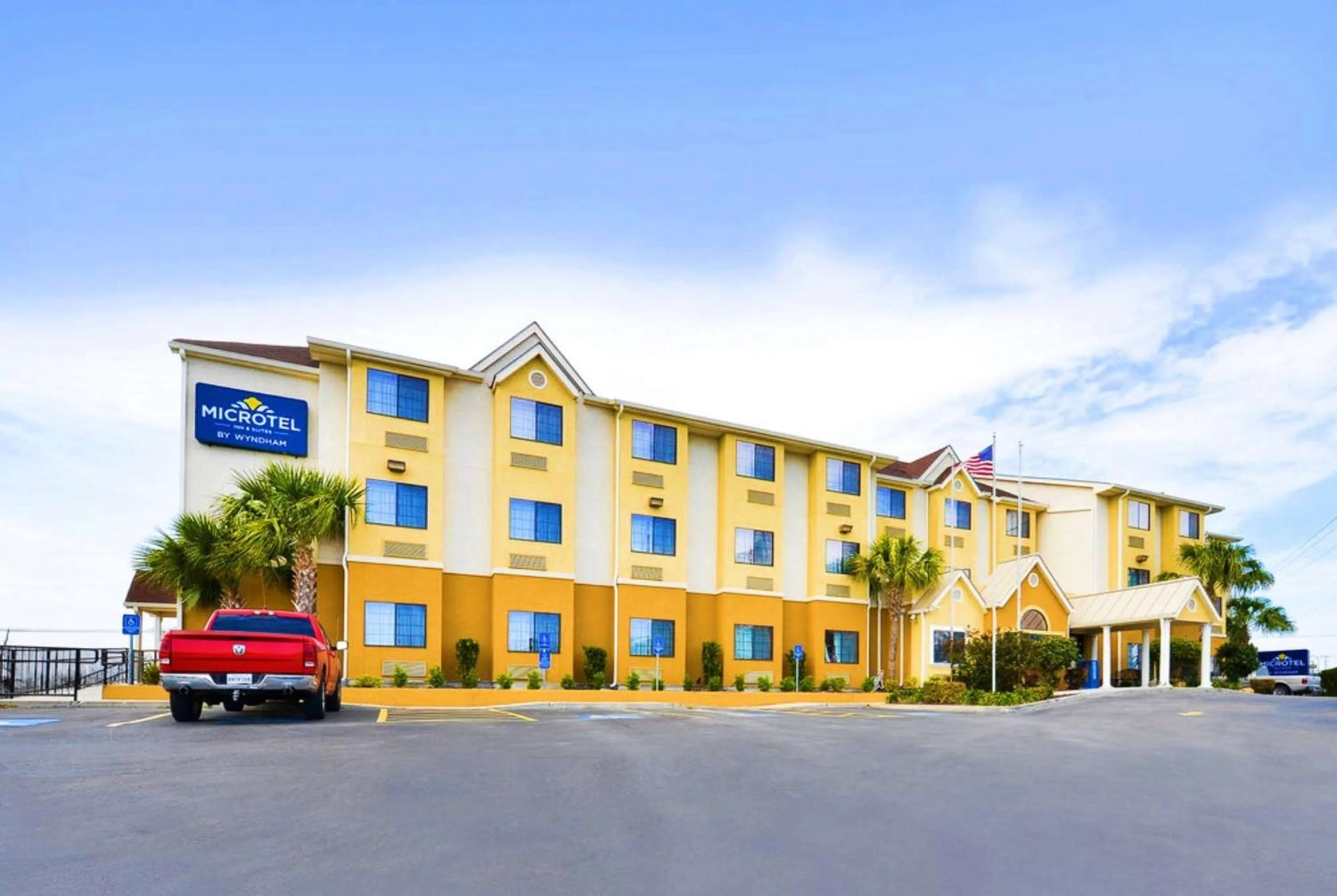 Property building in Microtel Inn & Suites by Wyndham New Braunfels I-35