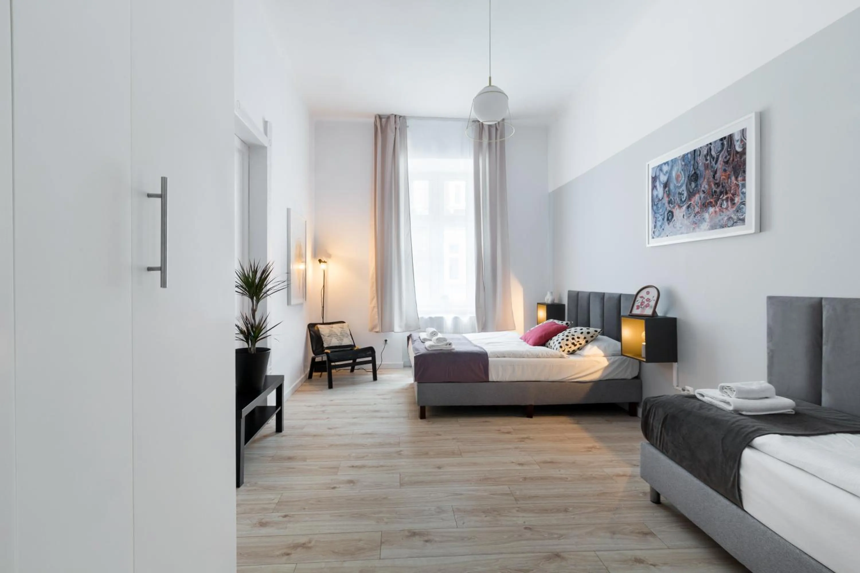 Bedroom, Bed in Friendhouse Apartments Avenue