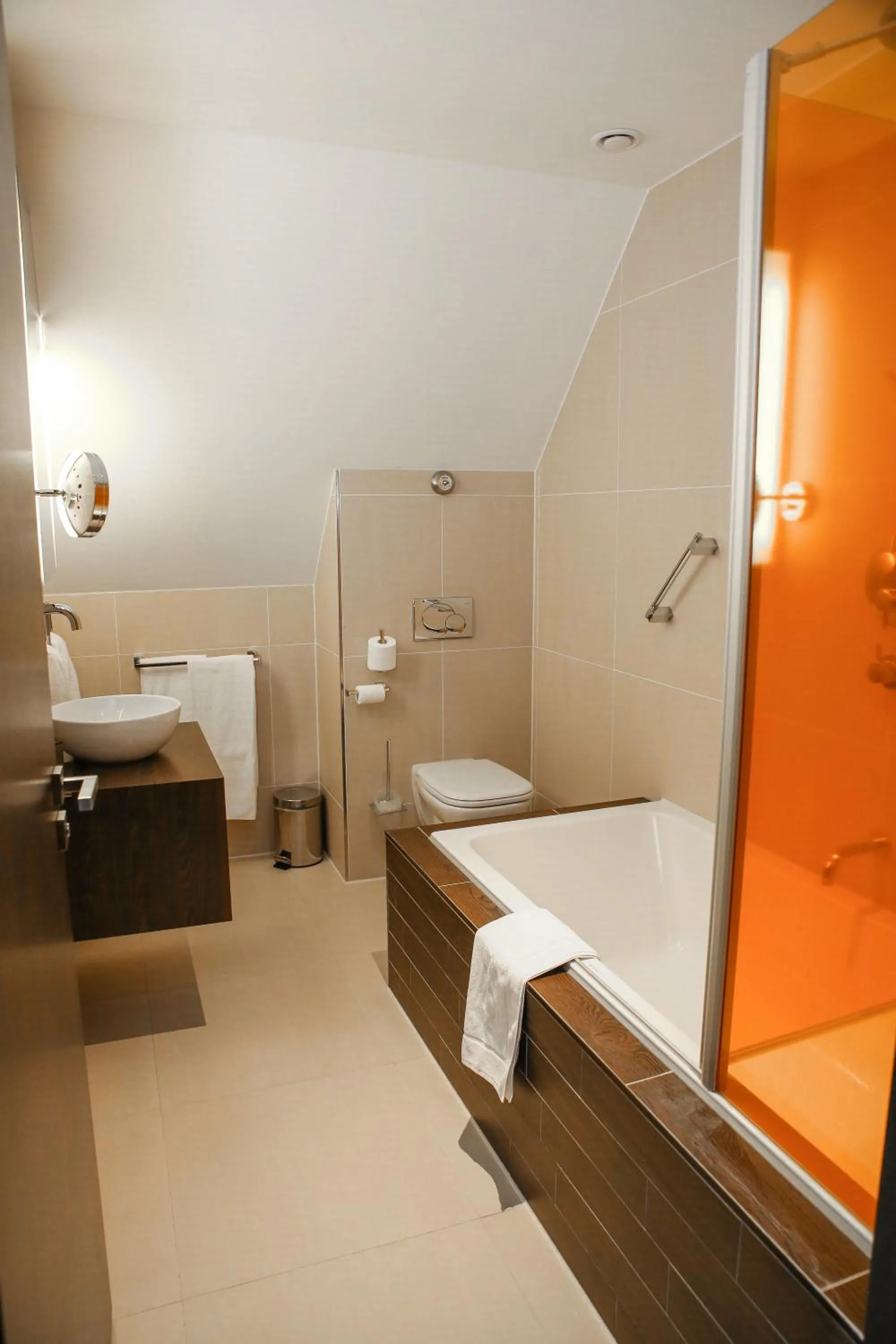 Bathroom in Hotel & Spa Savarin - Rijswijk, The Hague