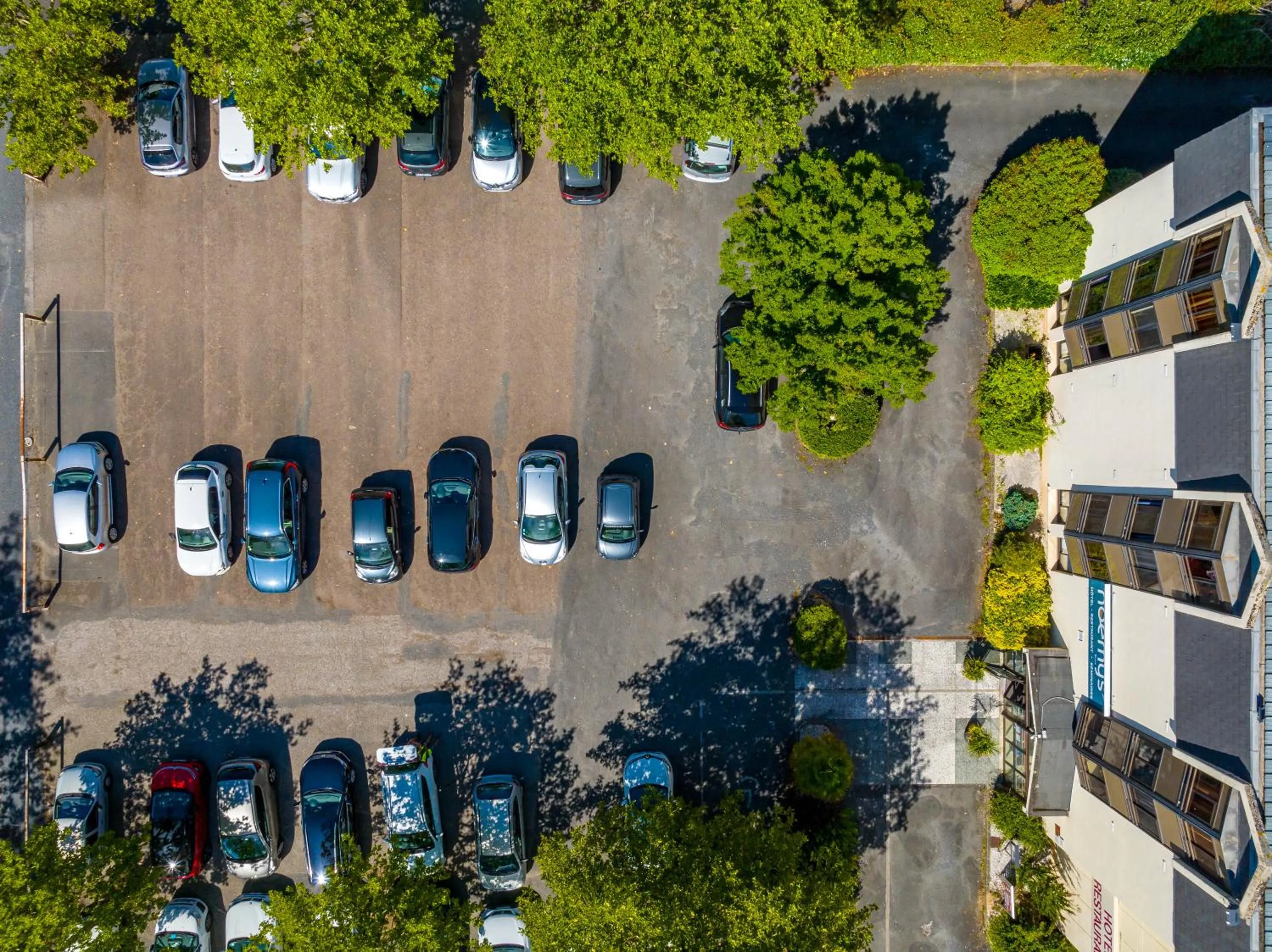 Parking in Logis Hotel Noemys Brive - Restaurant Le Teinchurier