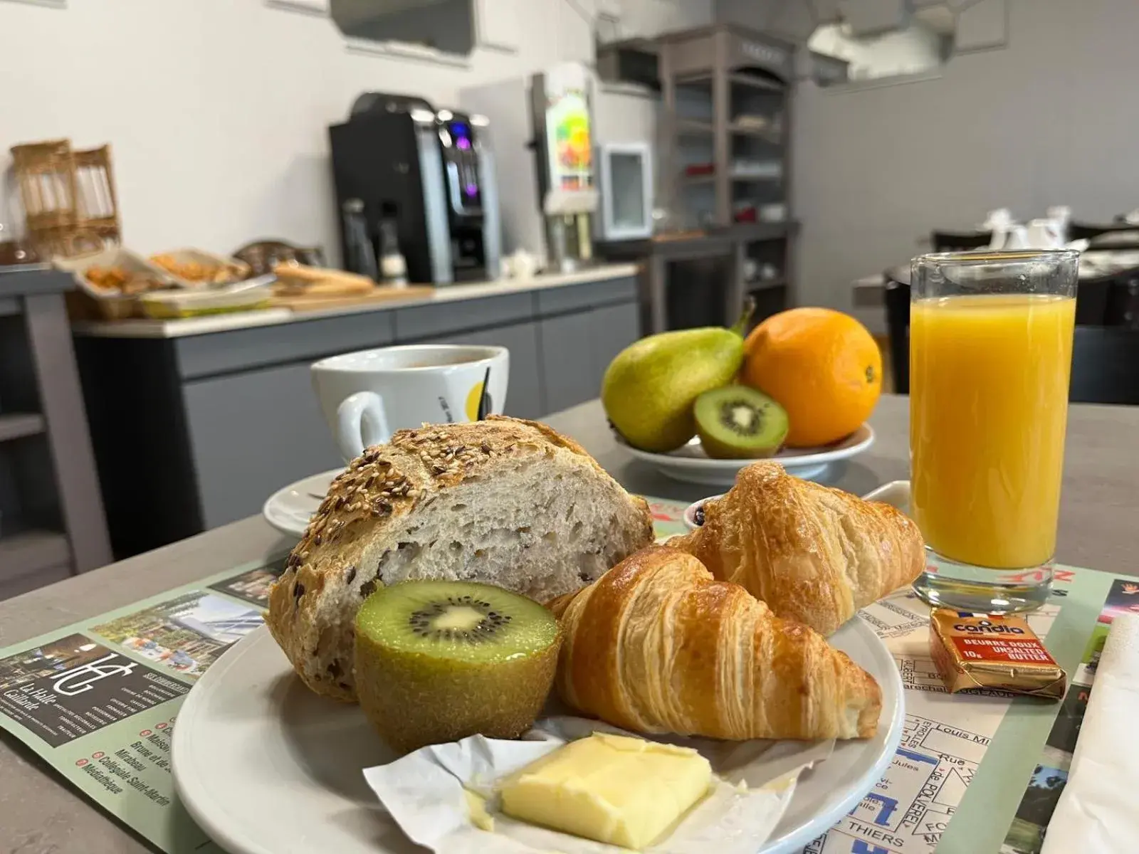 Breakfast in Logis Hotel Noemys Brive - Restaurant Le Teinchurier Breakfast in Logis Hotel Noemys Brive - Restaurant Le Teinchurier