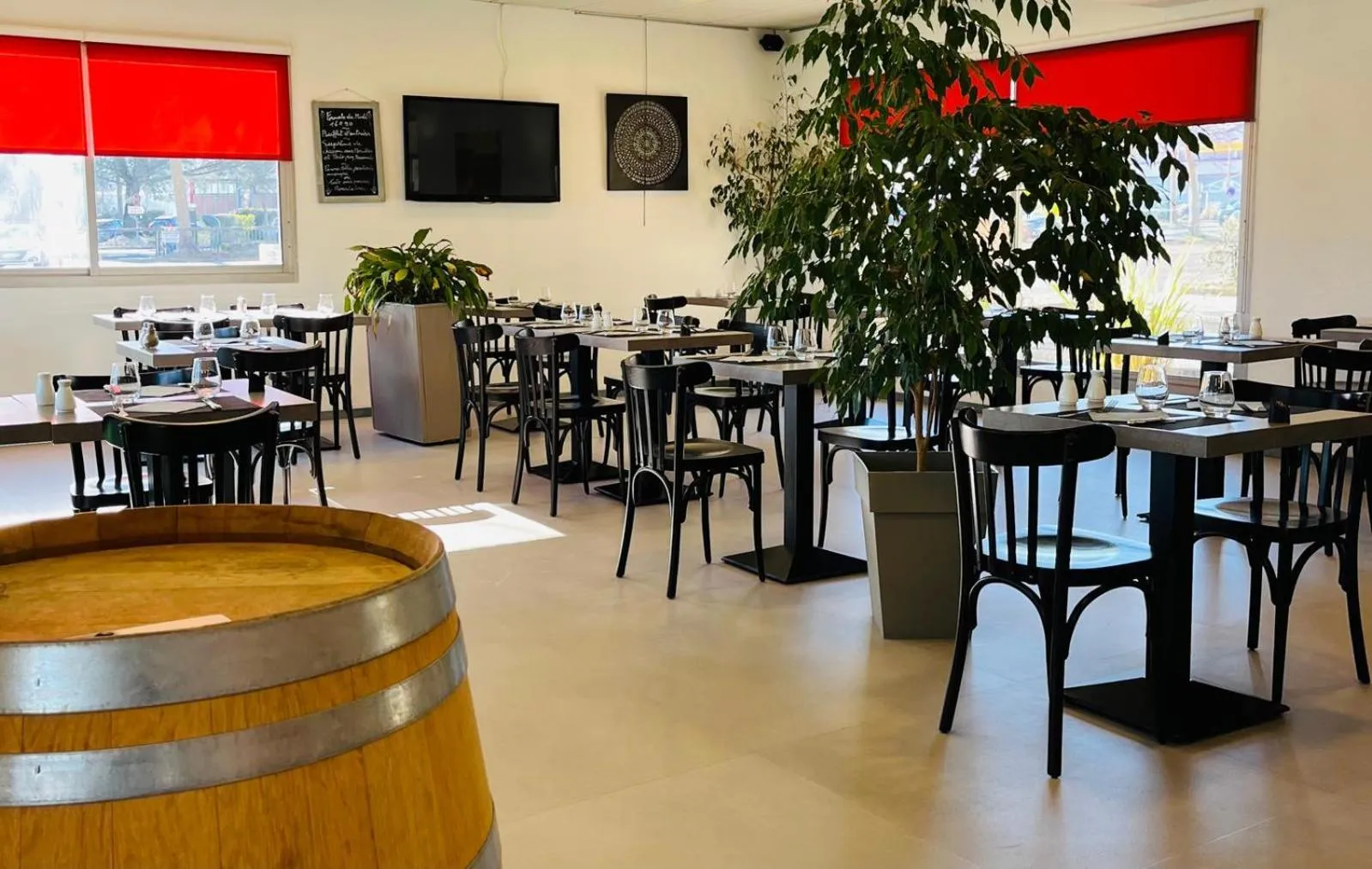 Restaurant/places to eat in Logis Hotel Noemys Brive - Restaurant Le Teinchurier