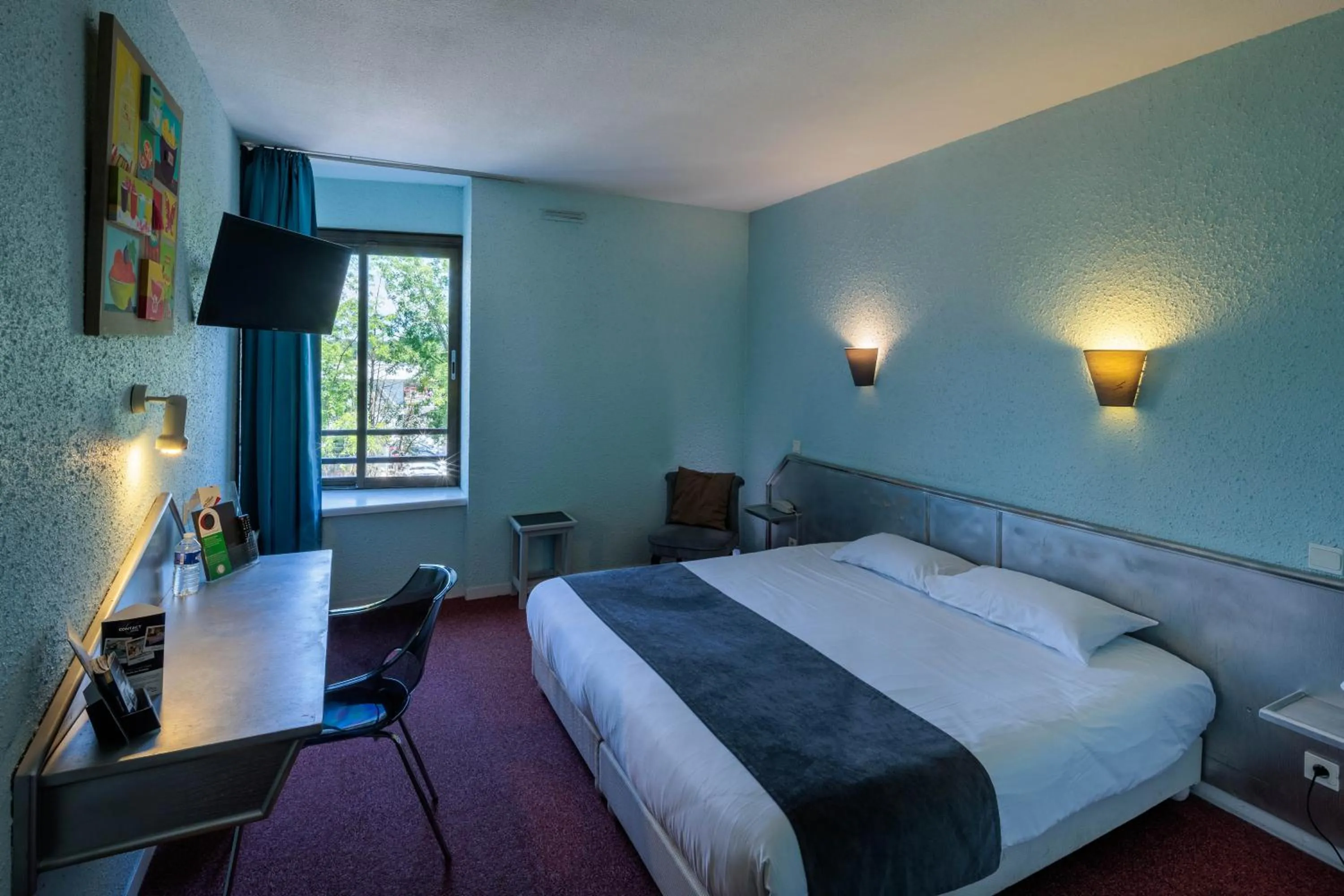 Bed in Logis Hotel Noemys Brive - Restaurant Le Teinchurier
