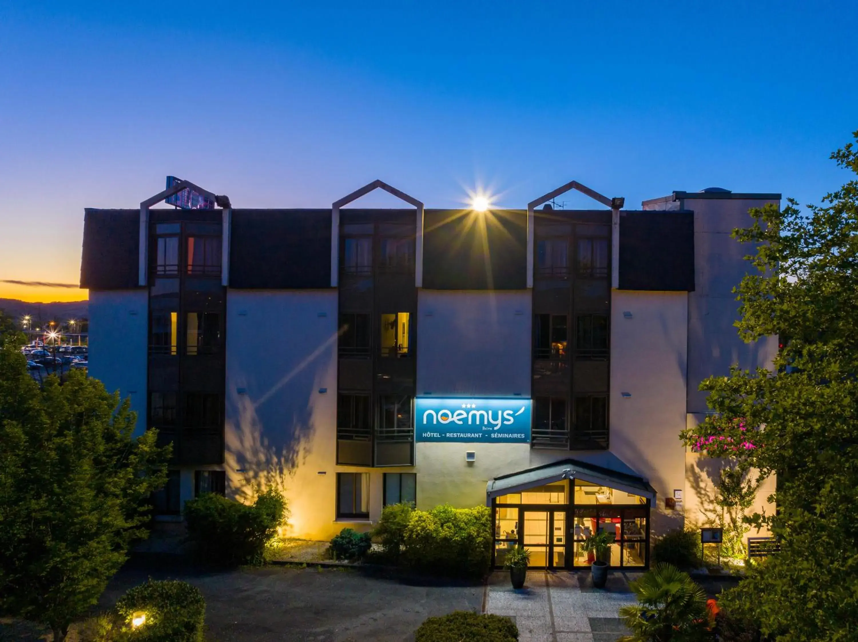 Property building in Logis Hotel Noemys Brive - Restaurant Le Teinchurier Property building in Logis Hotel Noemys Brive - Restaurant Le Teinchurier