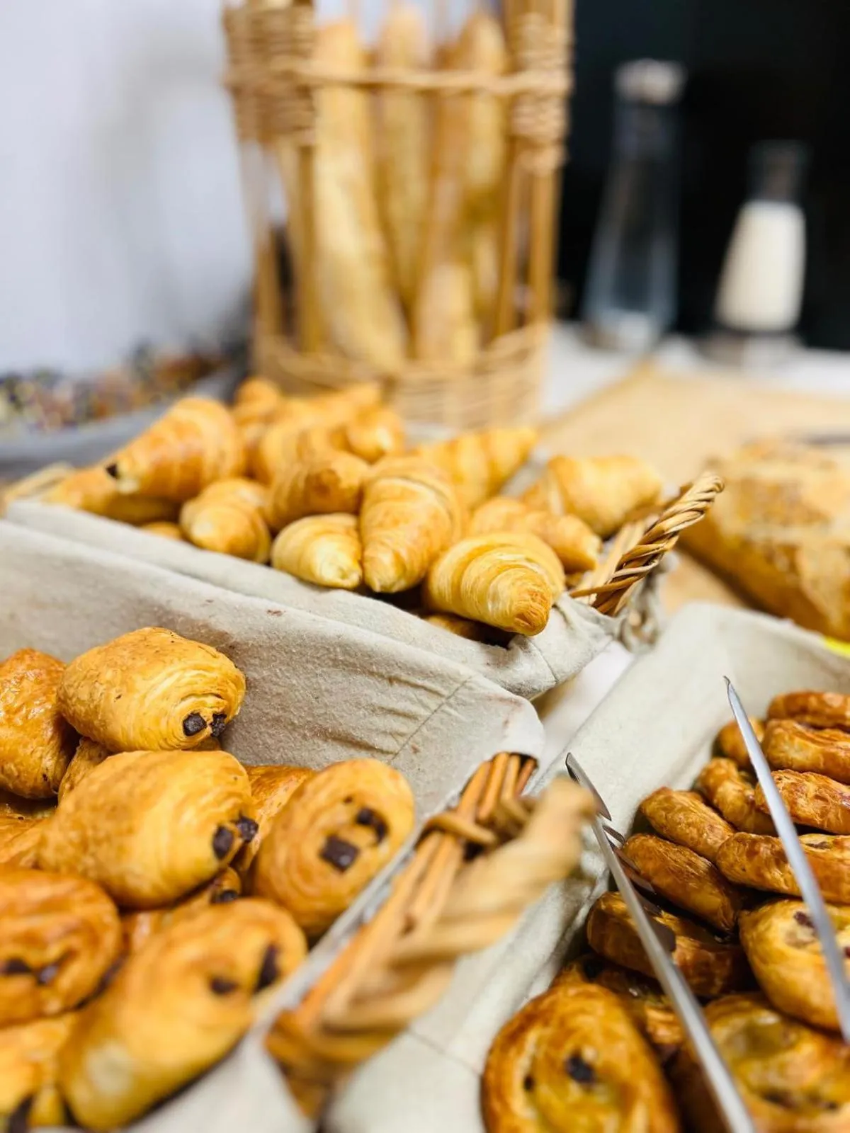 Breakfast in Logis Hotel Noemys Brive - Restaurant Le Teinchurier
