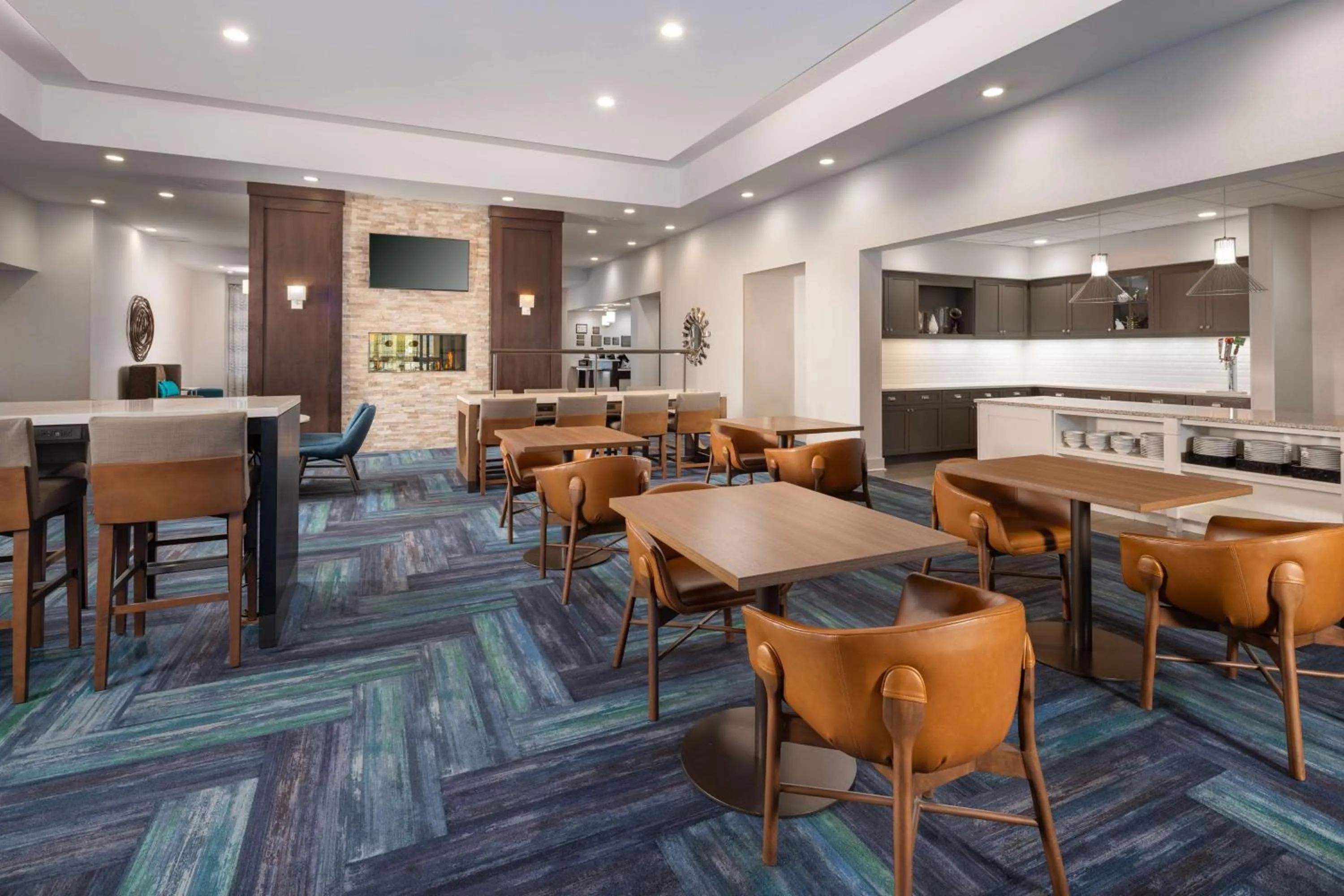 Dining area in Homewood Suites by Hilton Asheville