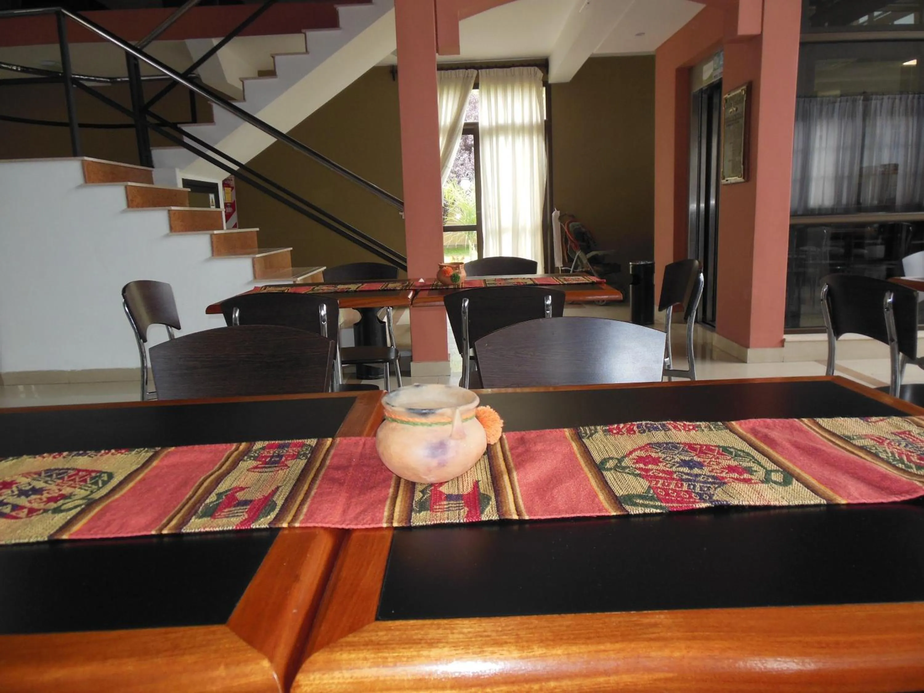 Restaurant/places to eat in Hotel Aybal