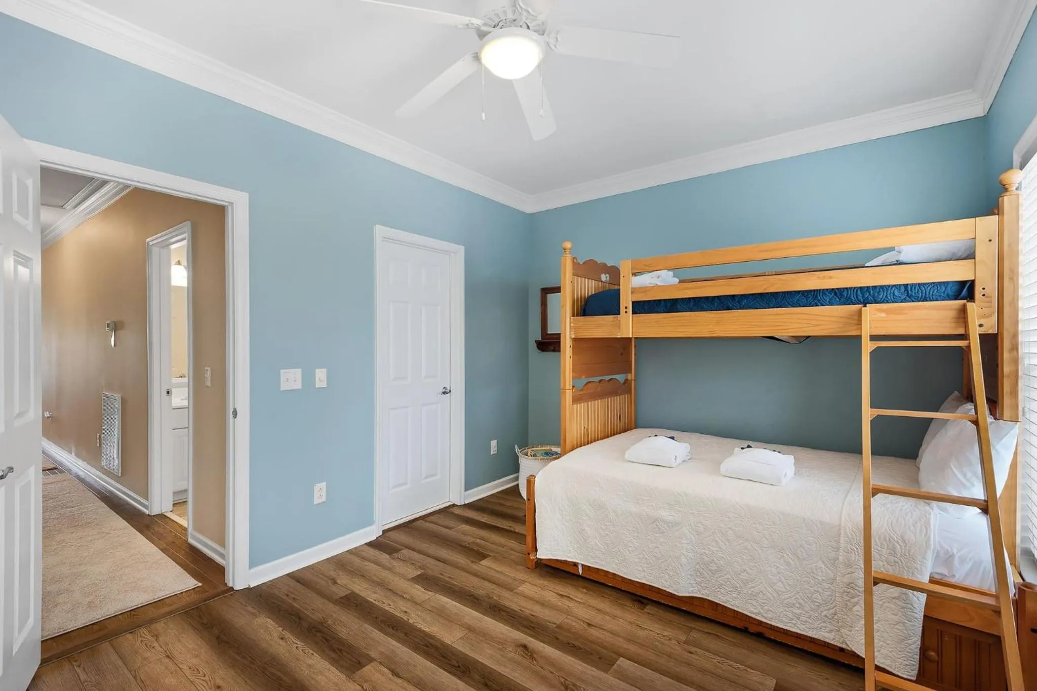 Bed in Waters Edge 83