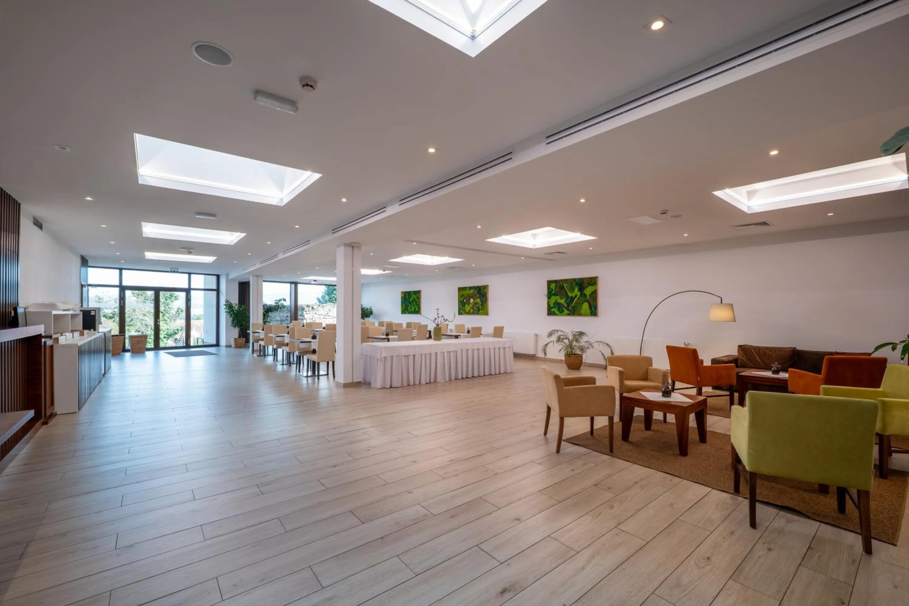 Restaurant/places to eat in Hotel BELASSI