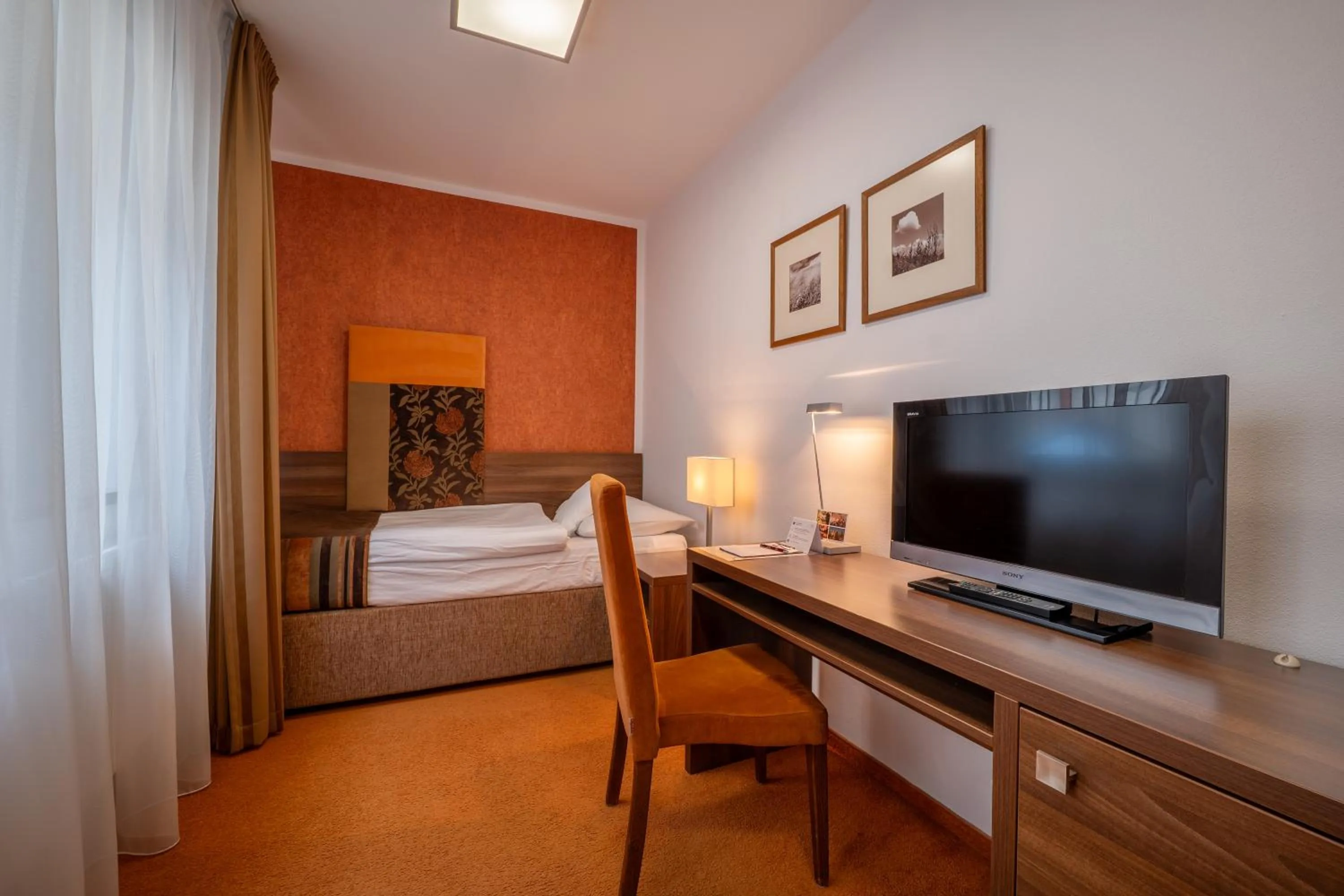 TV and multimedia, Bed in Hotel BELASSI