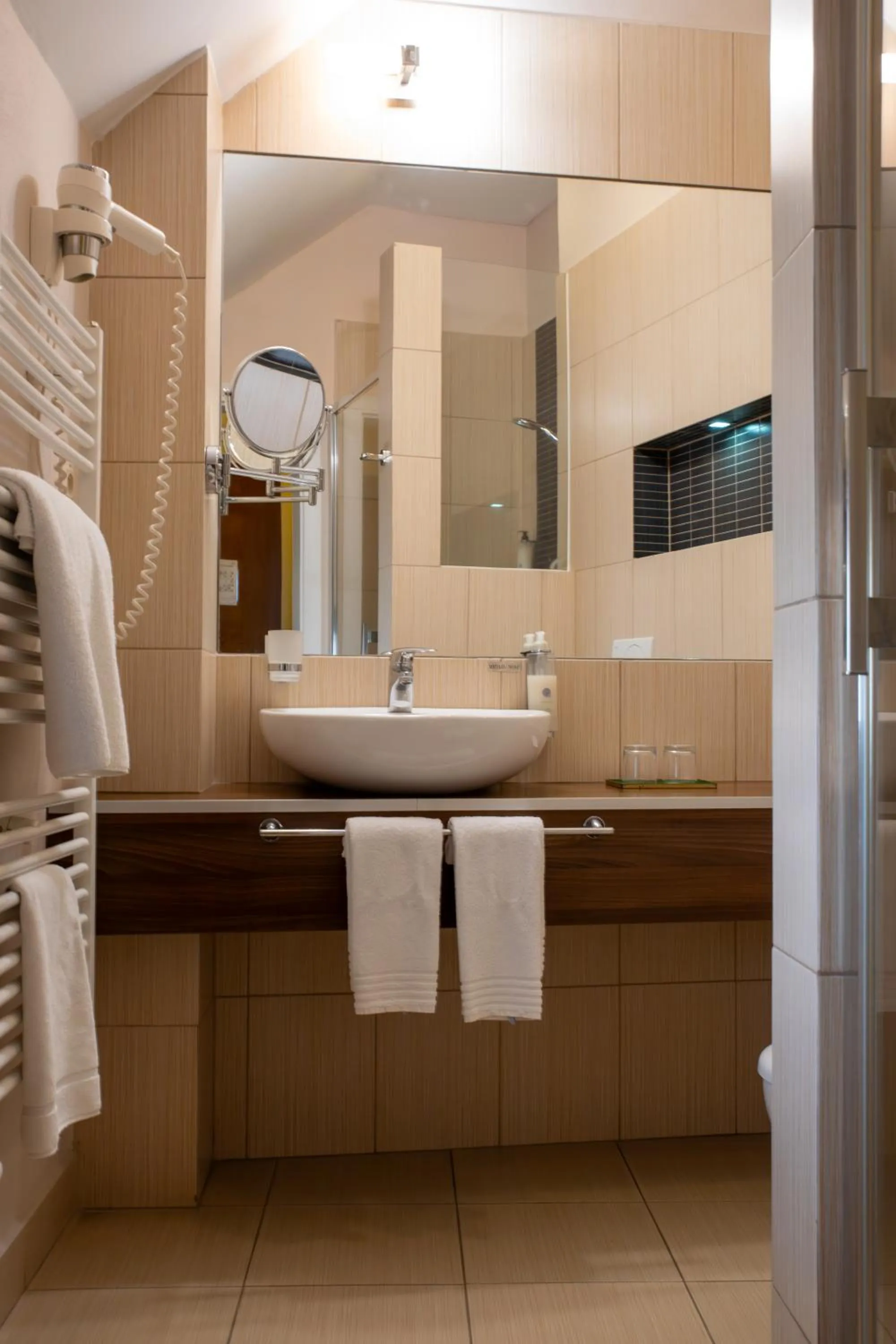 Toilet in Hotel BELASSI