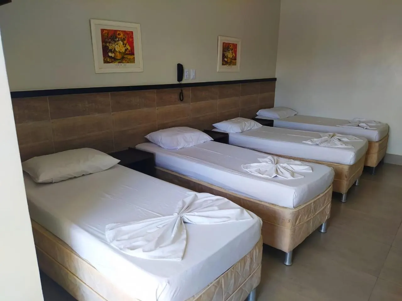 Bed in Tropical Praia Hotel