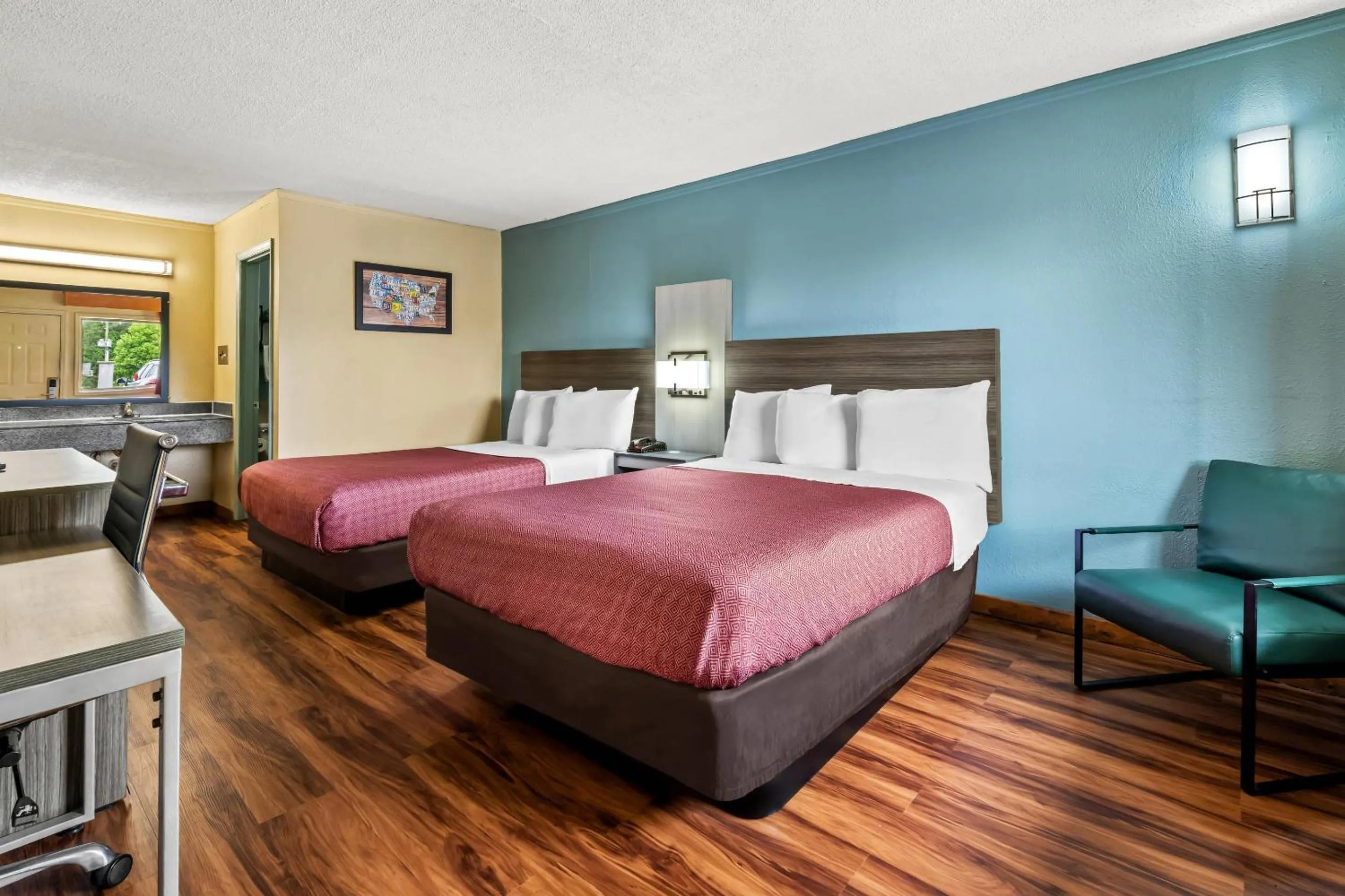 Bedroom, Bed in Econo Lodge Charlotte Airport Area