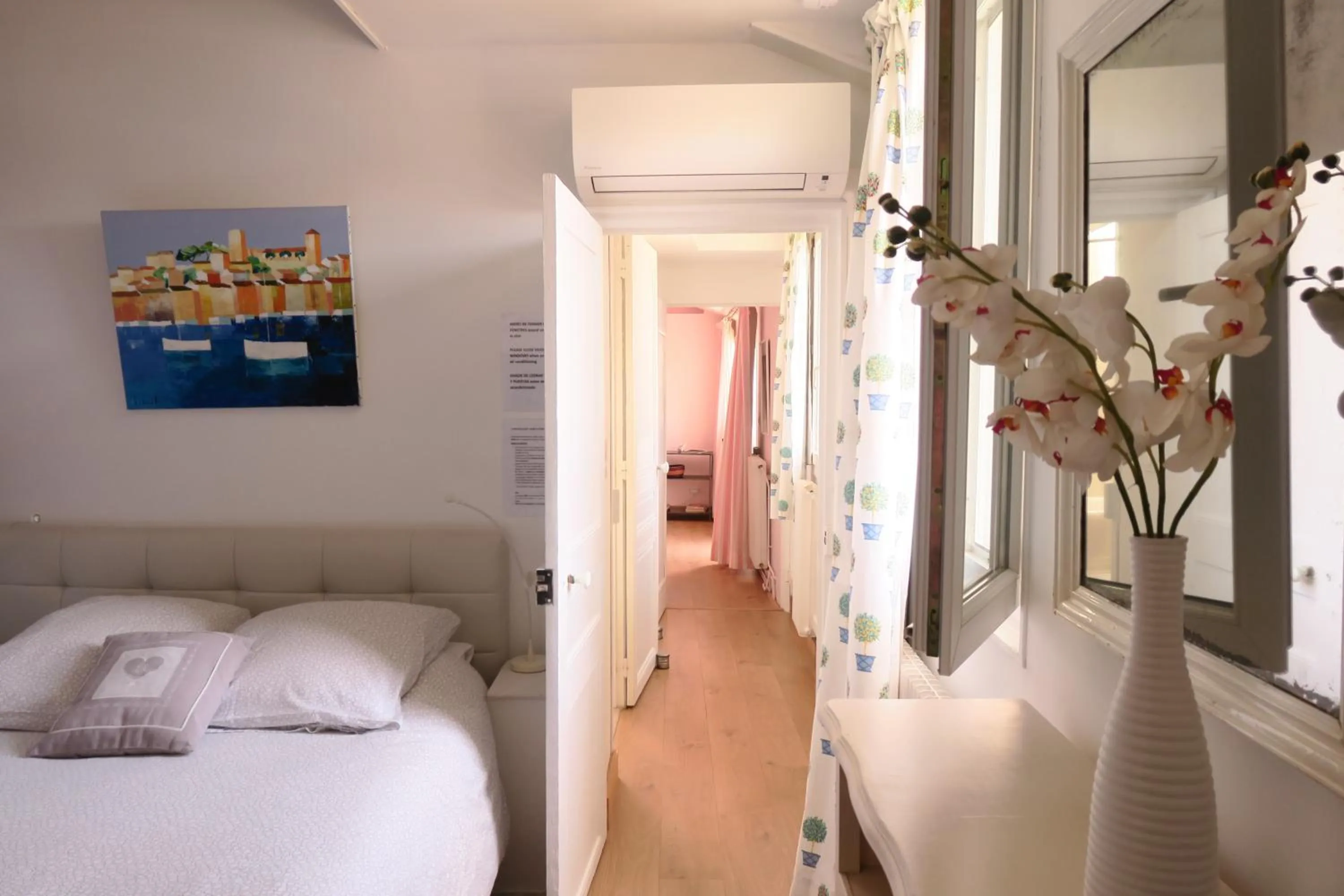 Bedroom in B&B Le Patio En Ville - Chambres d'hôtes