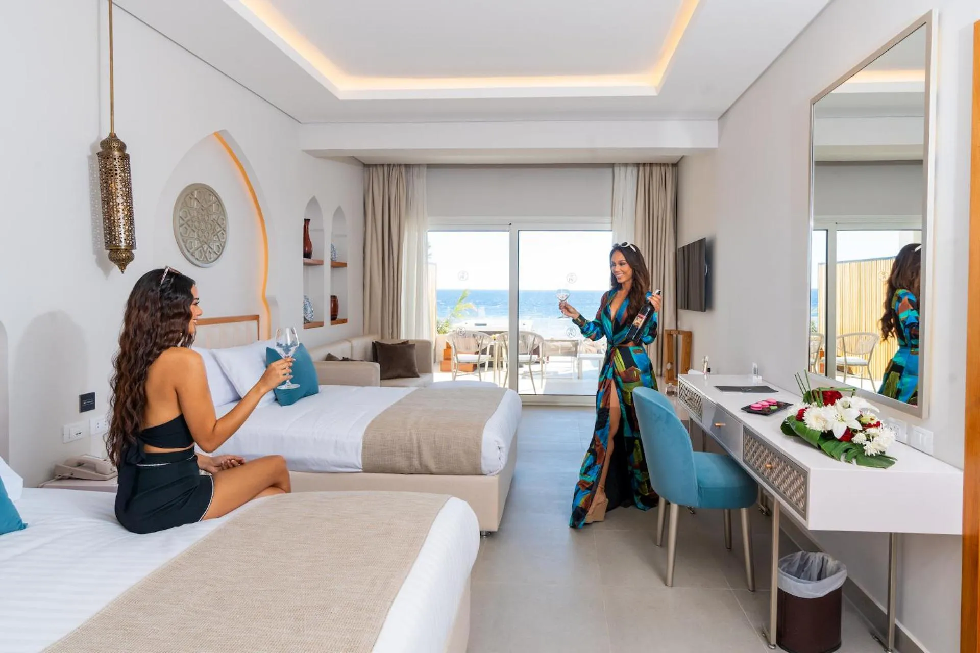 Bedroom, Bed in Sunrise Remal Beach Resort