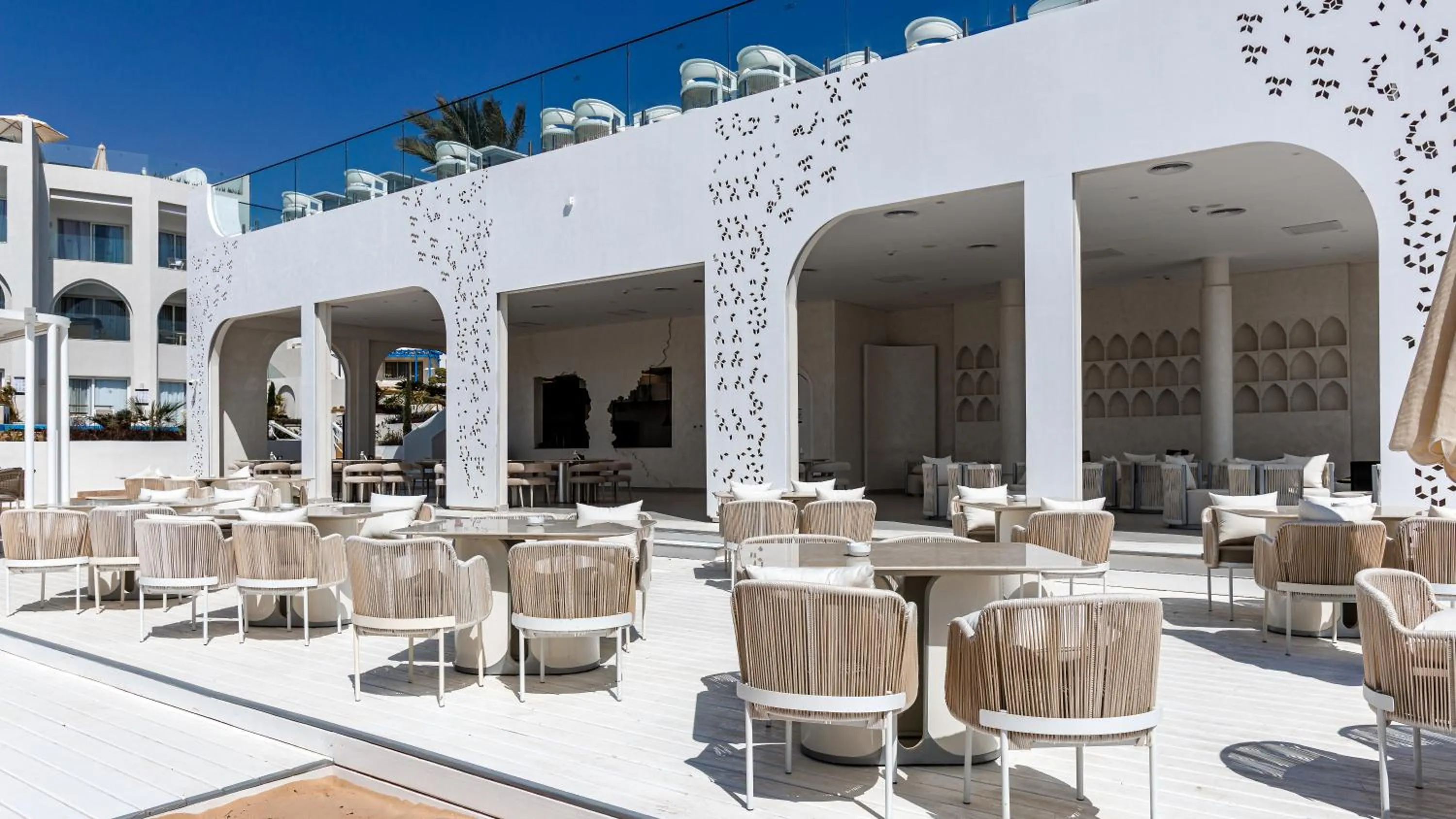 Restaurant/places to eat in Sunrise Remal Beach Resort