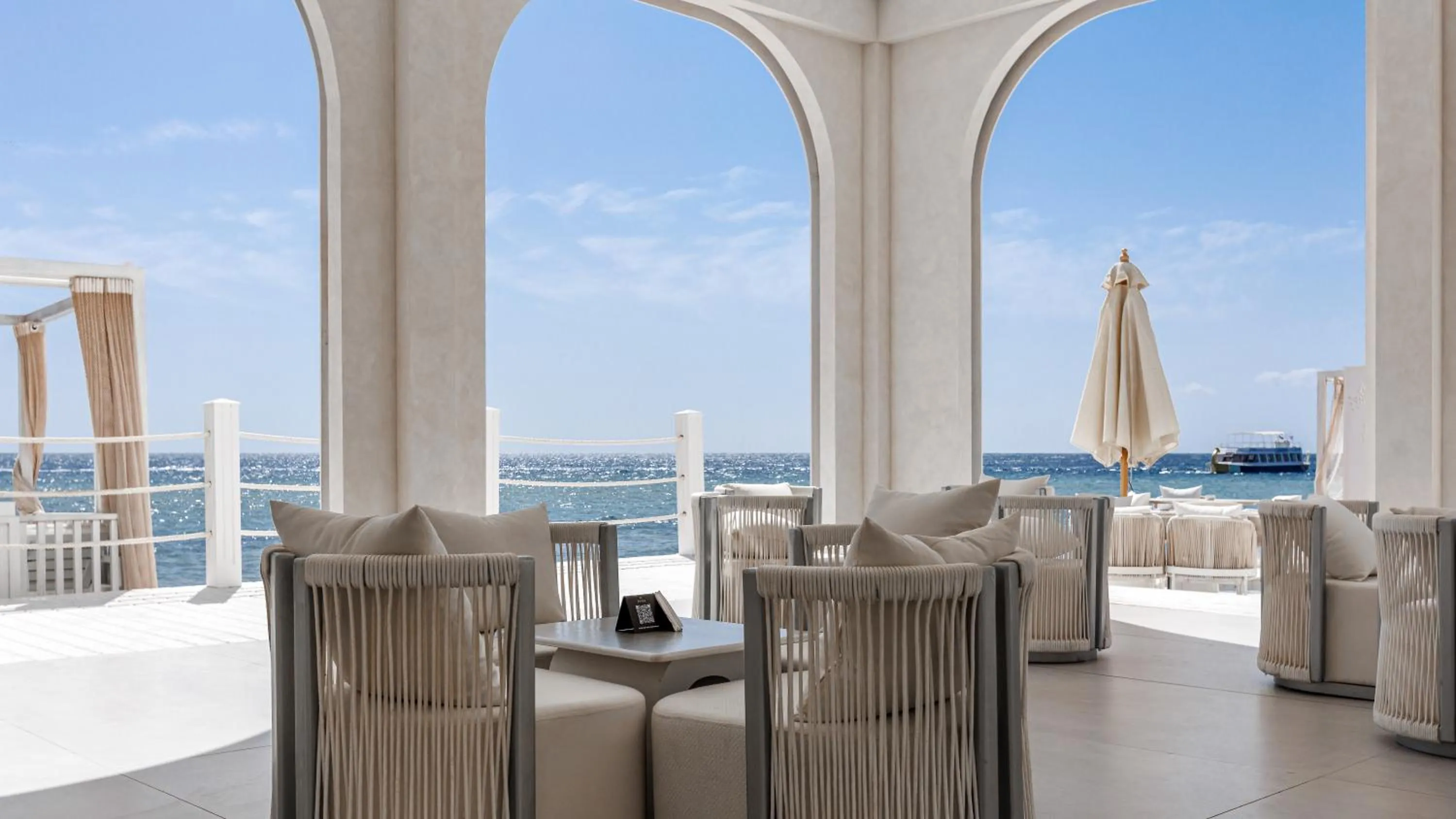 Restaurant/places to eat in Sunrise Remal Beach Resort