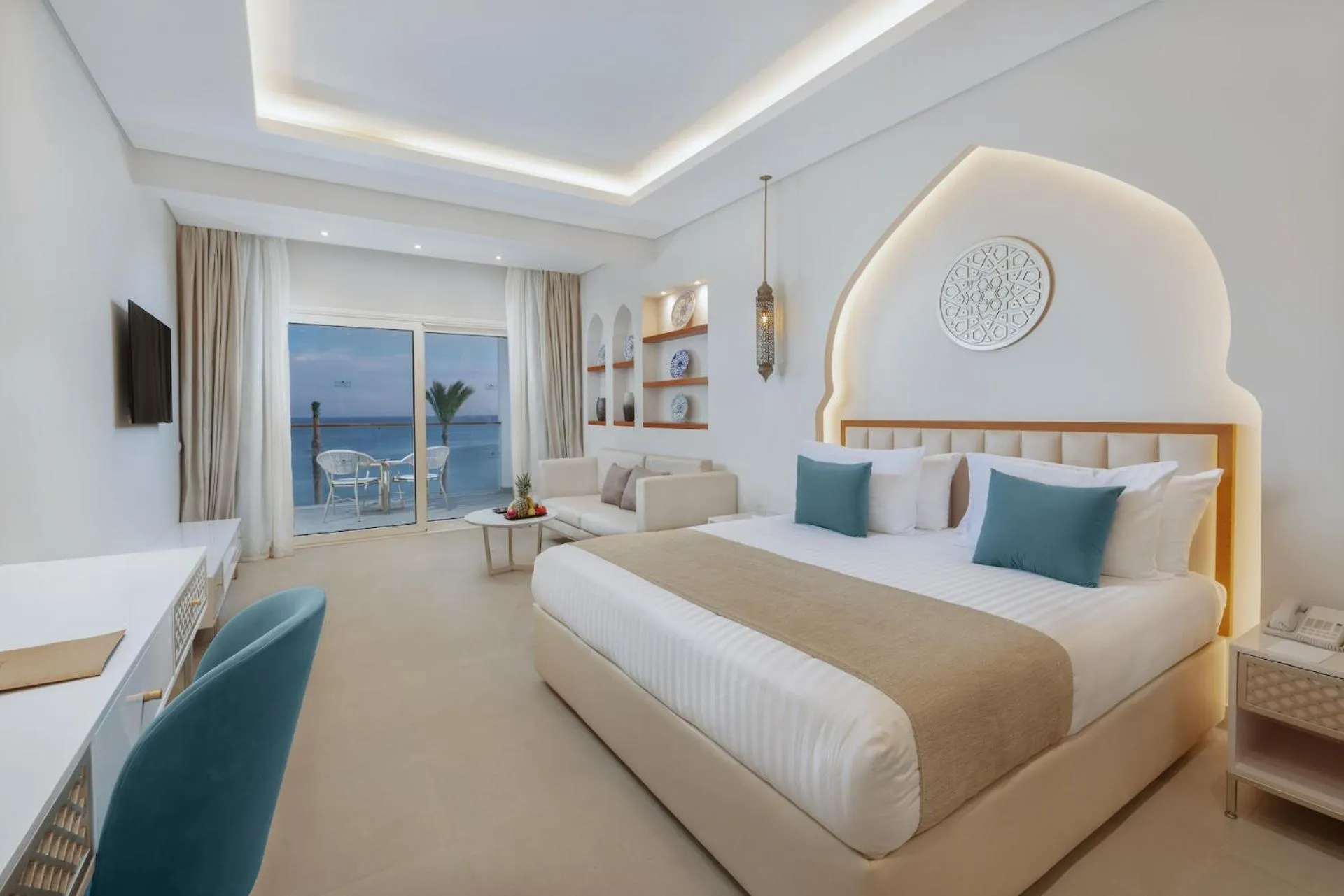 Bedroom, Bed in Sunrise Remal Beach Resort