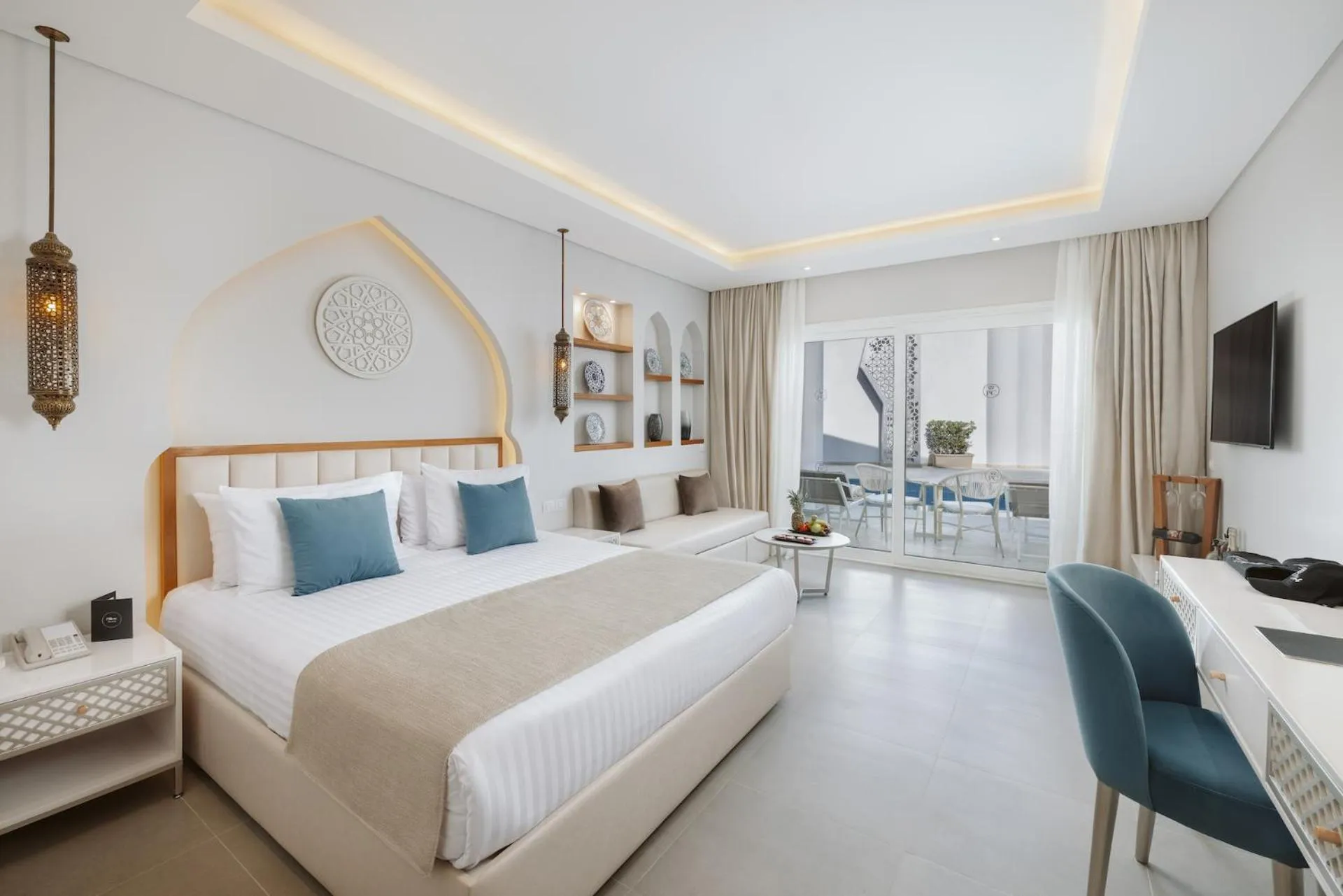 Bedroom, Bed in Sunrise Remal Beach Resort