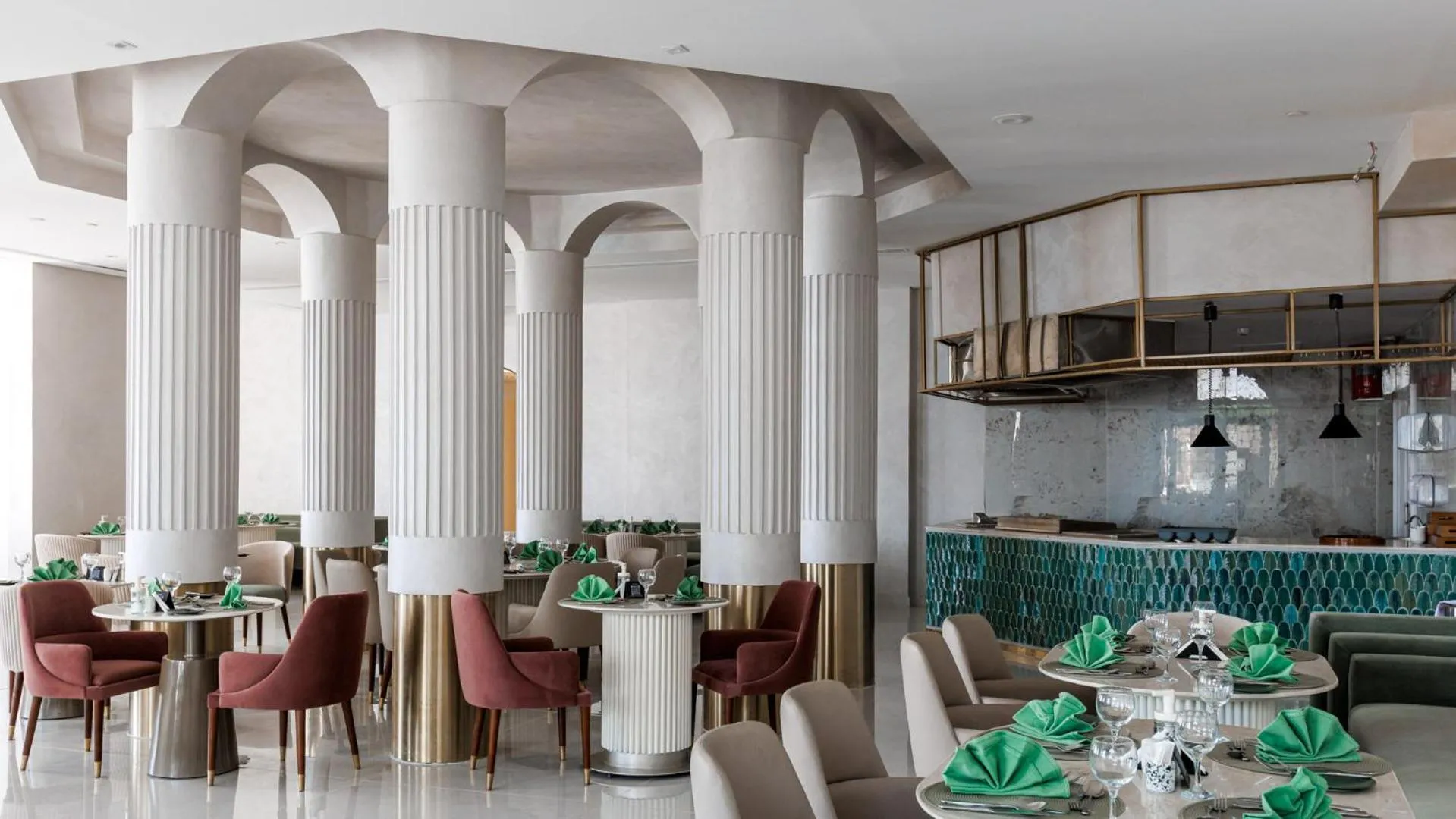 Restaurant/places to eat in Sunrise Remal Beach Resort