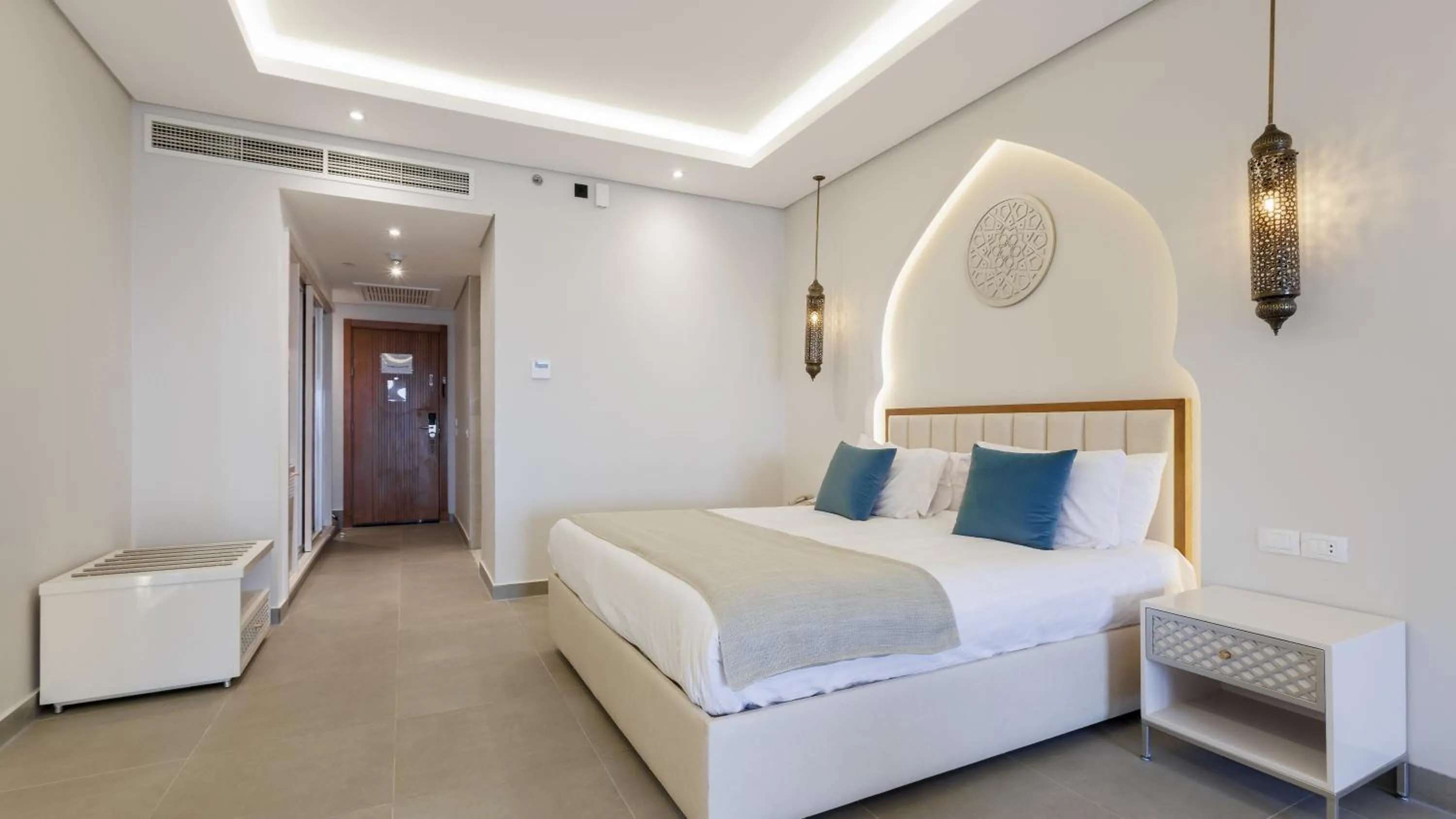 Bedroom, Bed in Sunrise Remal Beach Resort