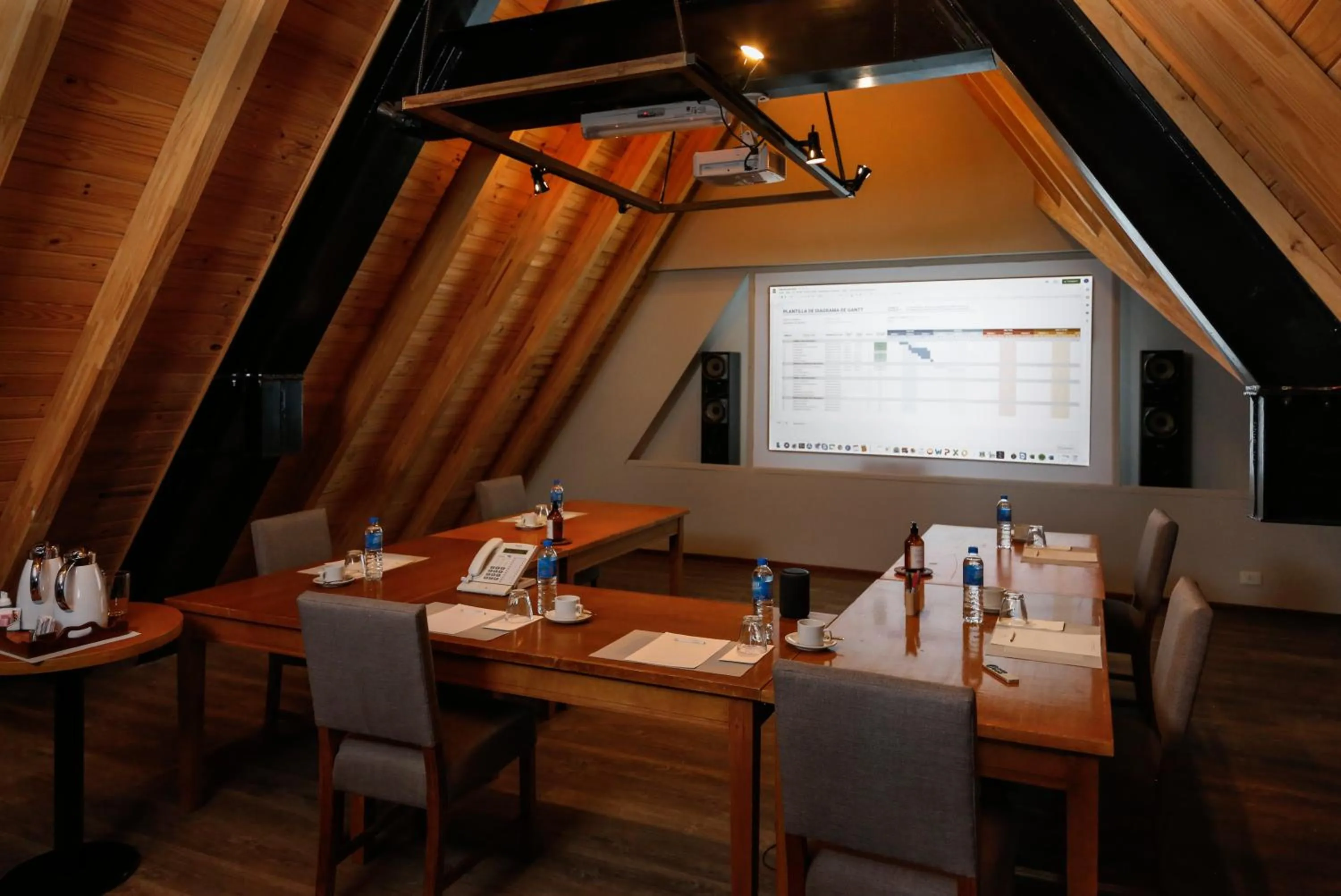 Meeting/conference room in Los Cerros del Chaltén Boutique Hotel