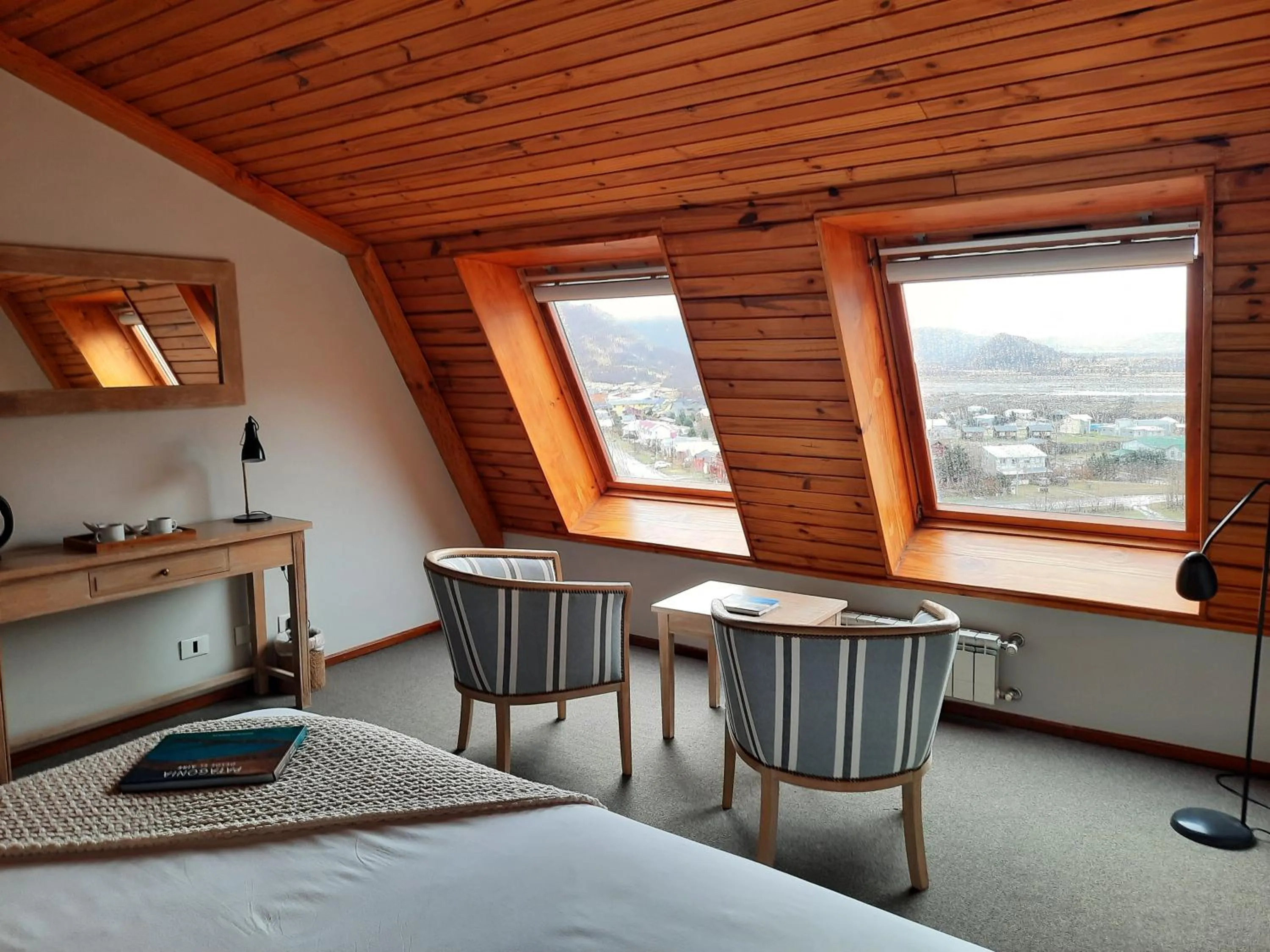 Photo of the whole room, Bed in Los Cerros del Chaltén Boutique Hotel