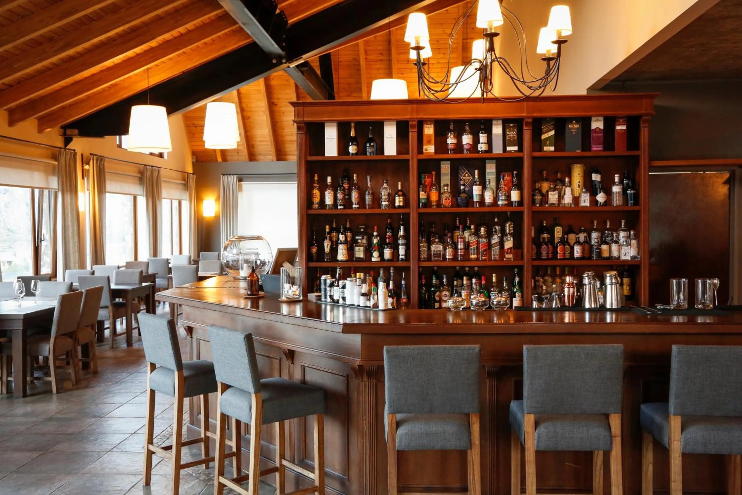 Lounge or bar in Los Cerros del Chaltén Boutique Hotel