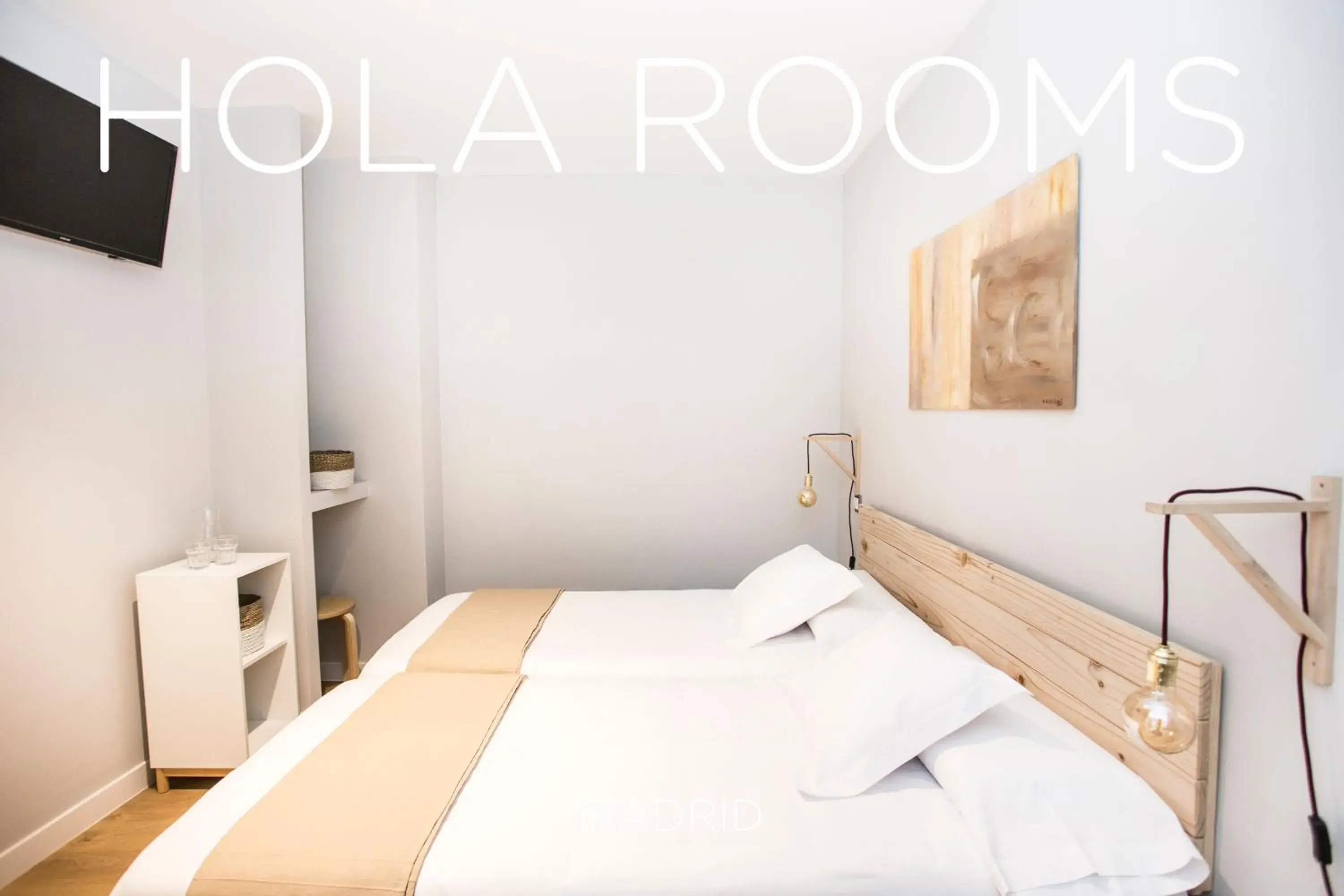 Interior twin room in Hola Rooms Interior twin room in Hola Rooms