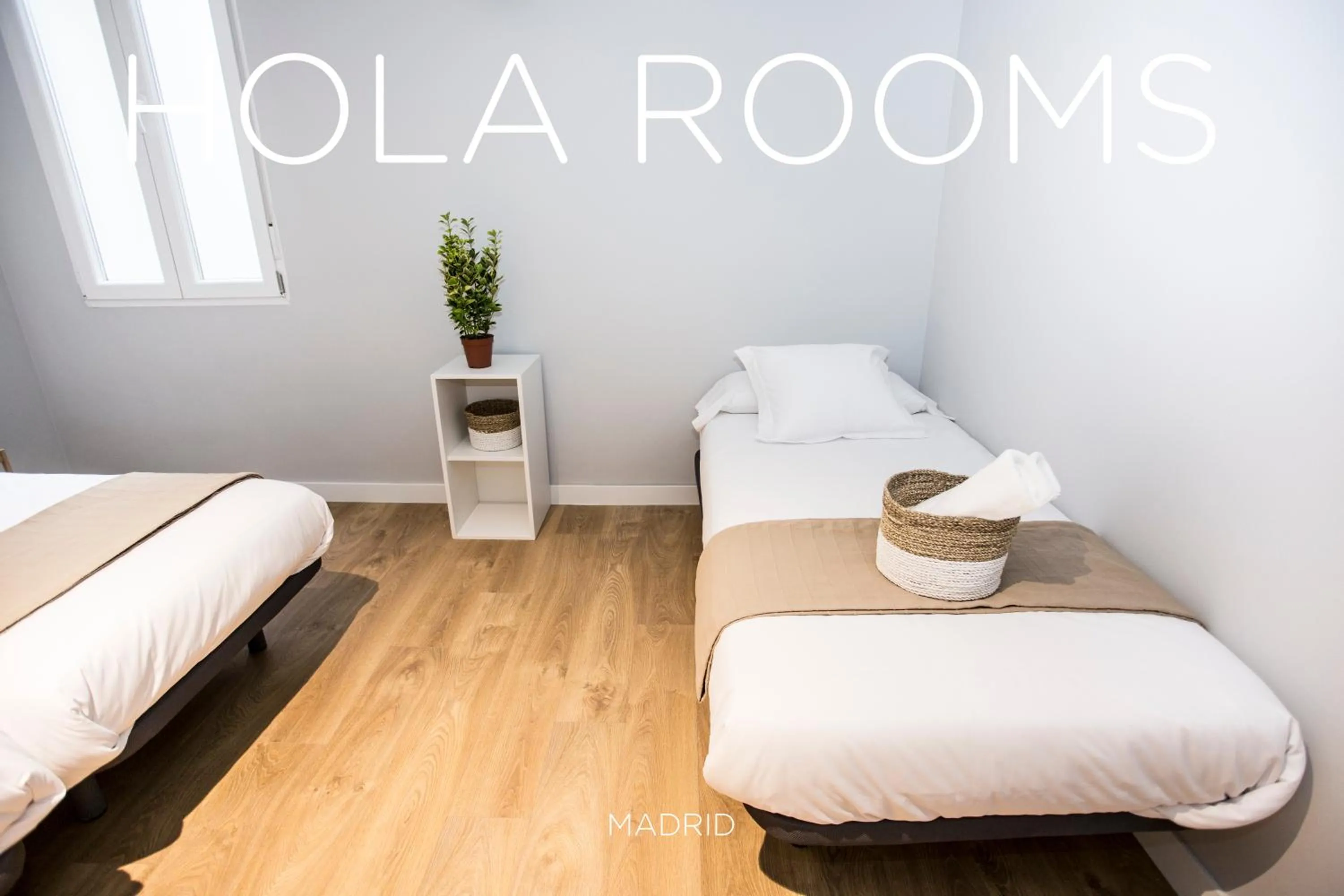 Photo of the whole room, Bed in Hola Rooms