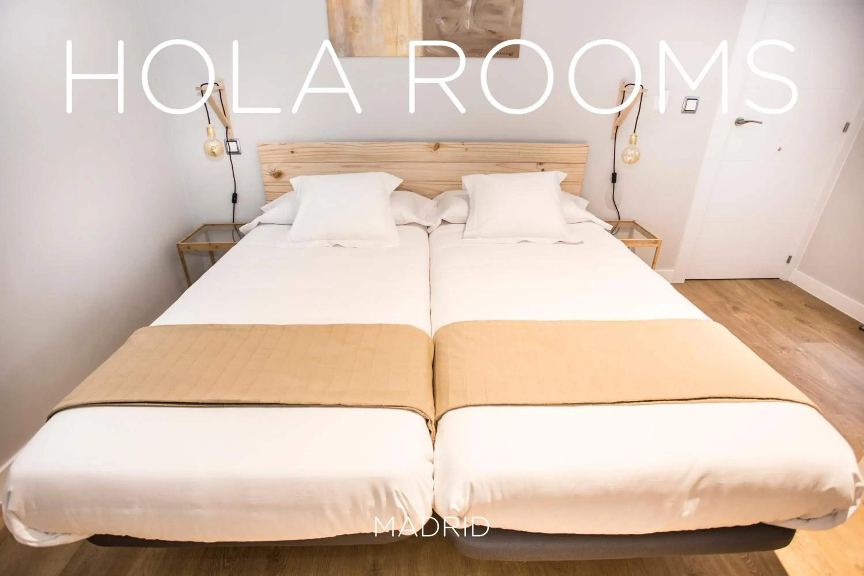 Interior twin room in Hola Rooms Interior twin room in Hola Rooms