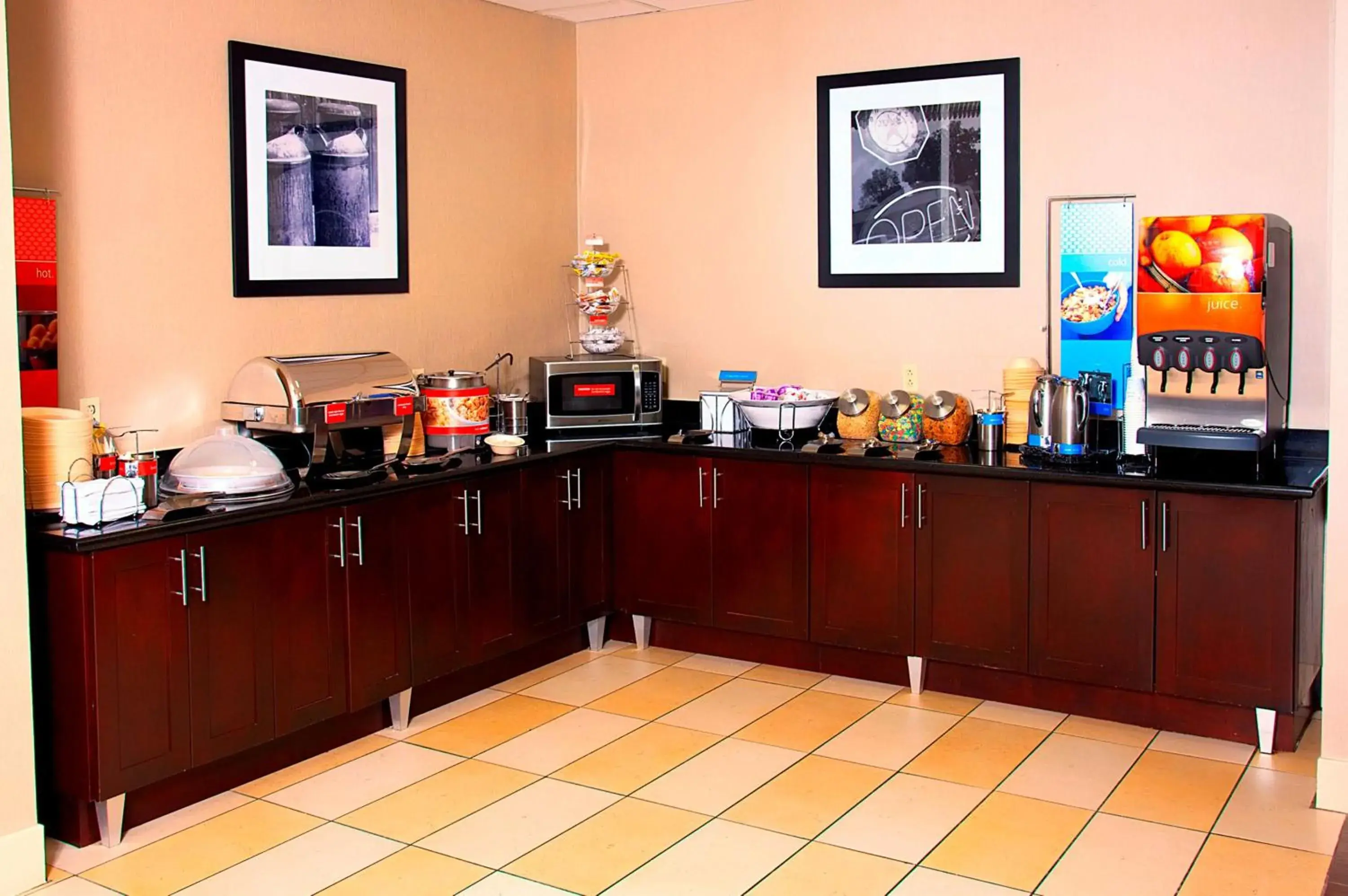 Breakfast in Hampton Inn and Suites Amarillo West Breakfast in Hampton Inn and Suites Amarillo West