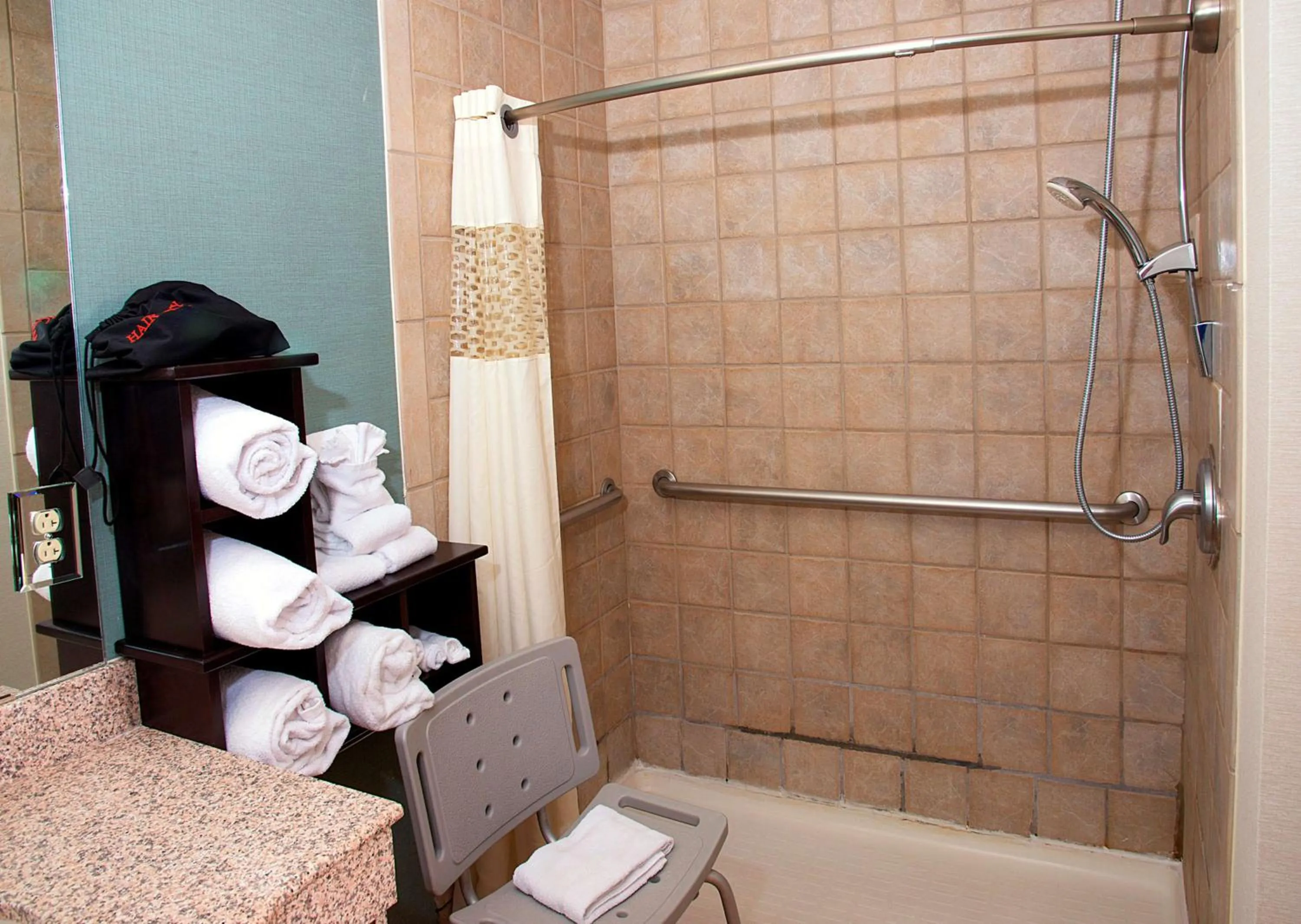 Bathroom in Hampton Inn and Suites Amarillo West