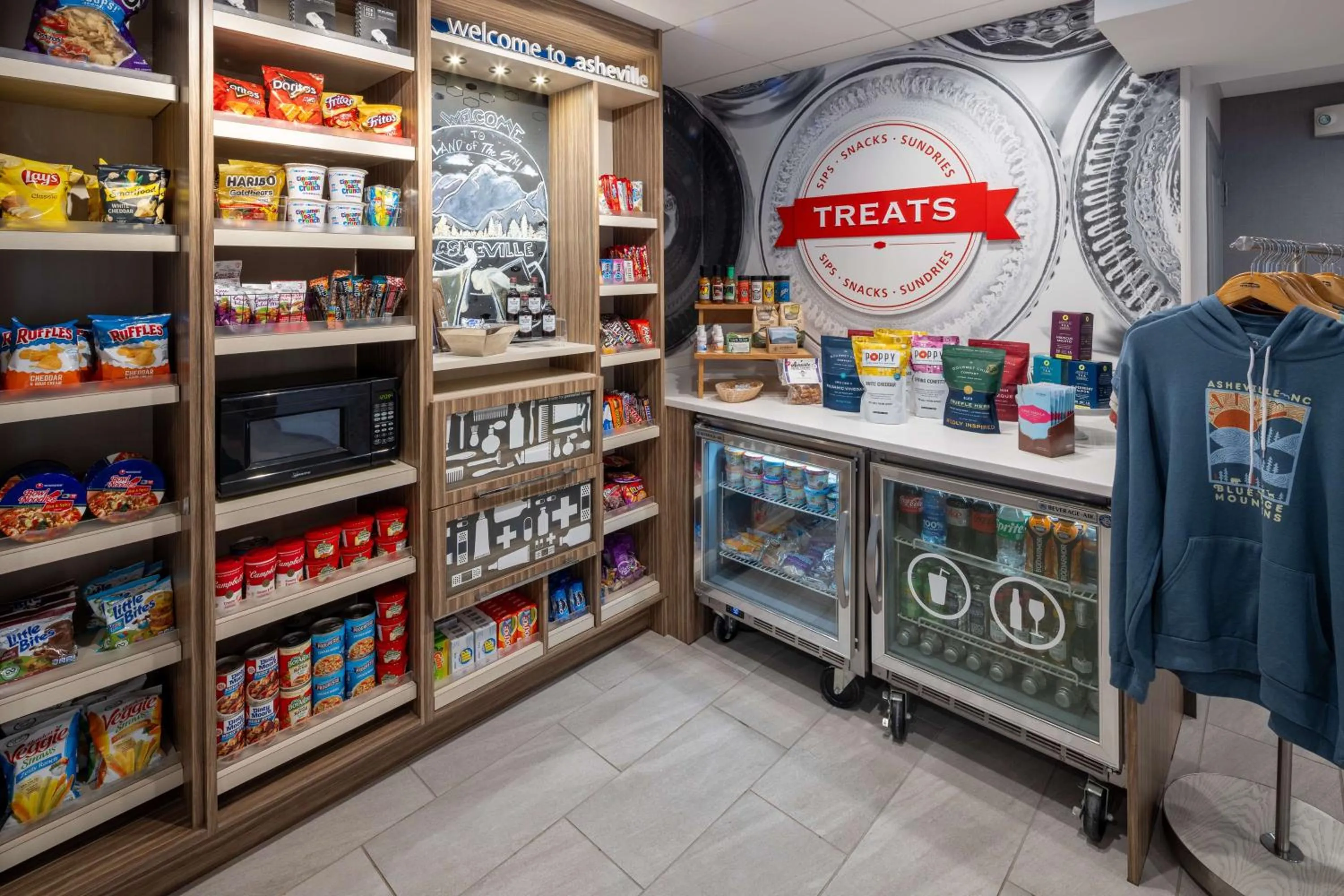 Restaurant/places to eat in Hampton Inn Asheville-Tunnel Road