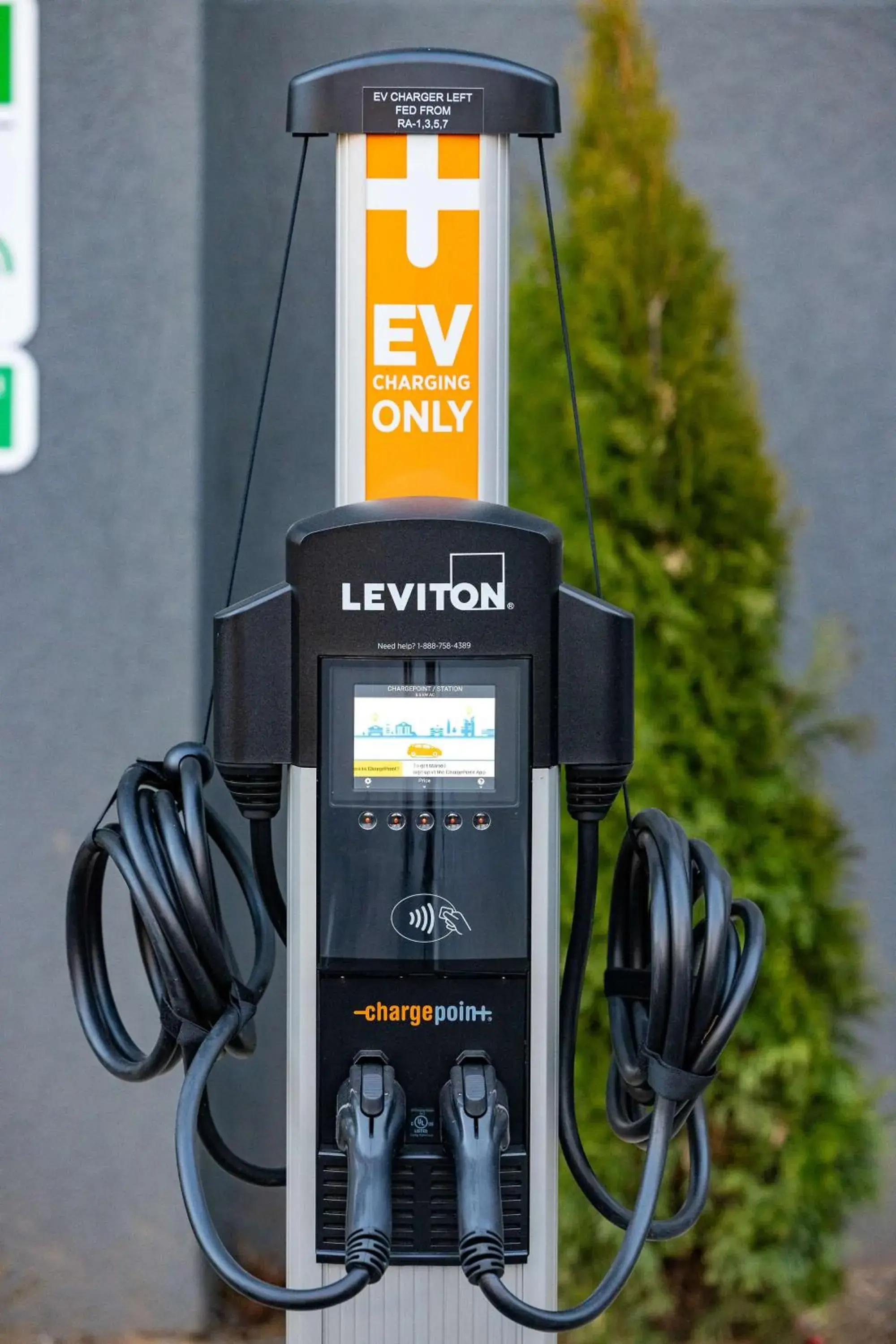 Property building in Hampton Inn Asheville-Tunnel Road Property building in Hampton Inn Asheville-Tunnel Road