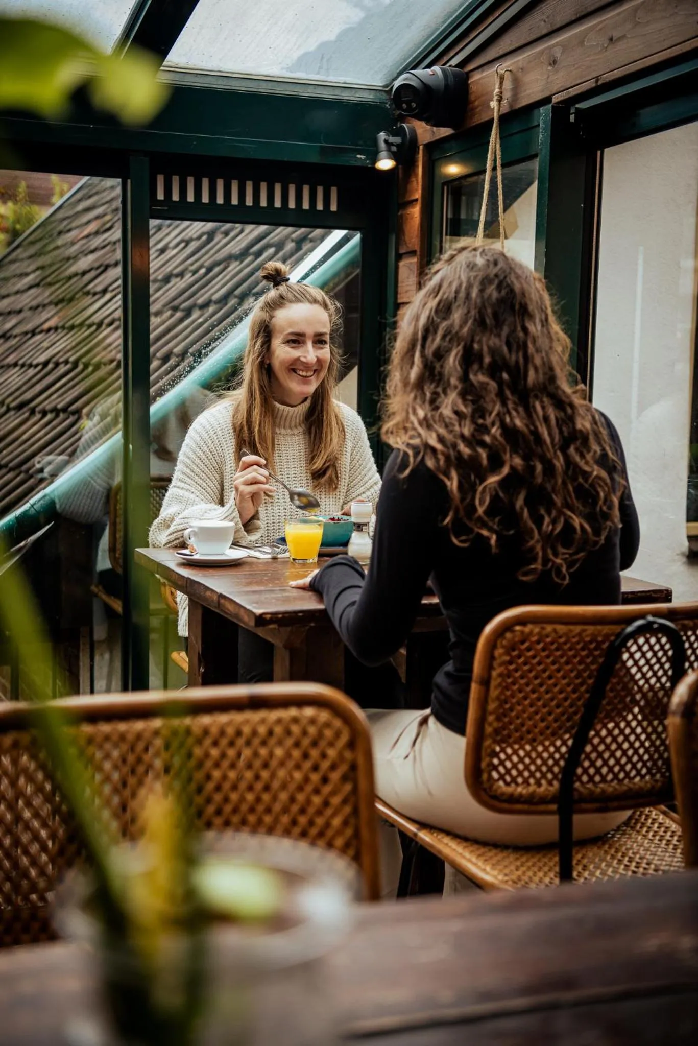 Restaurant/places to eat in Long John's Pub & Hotel