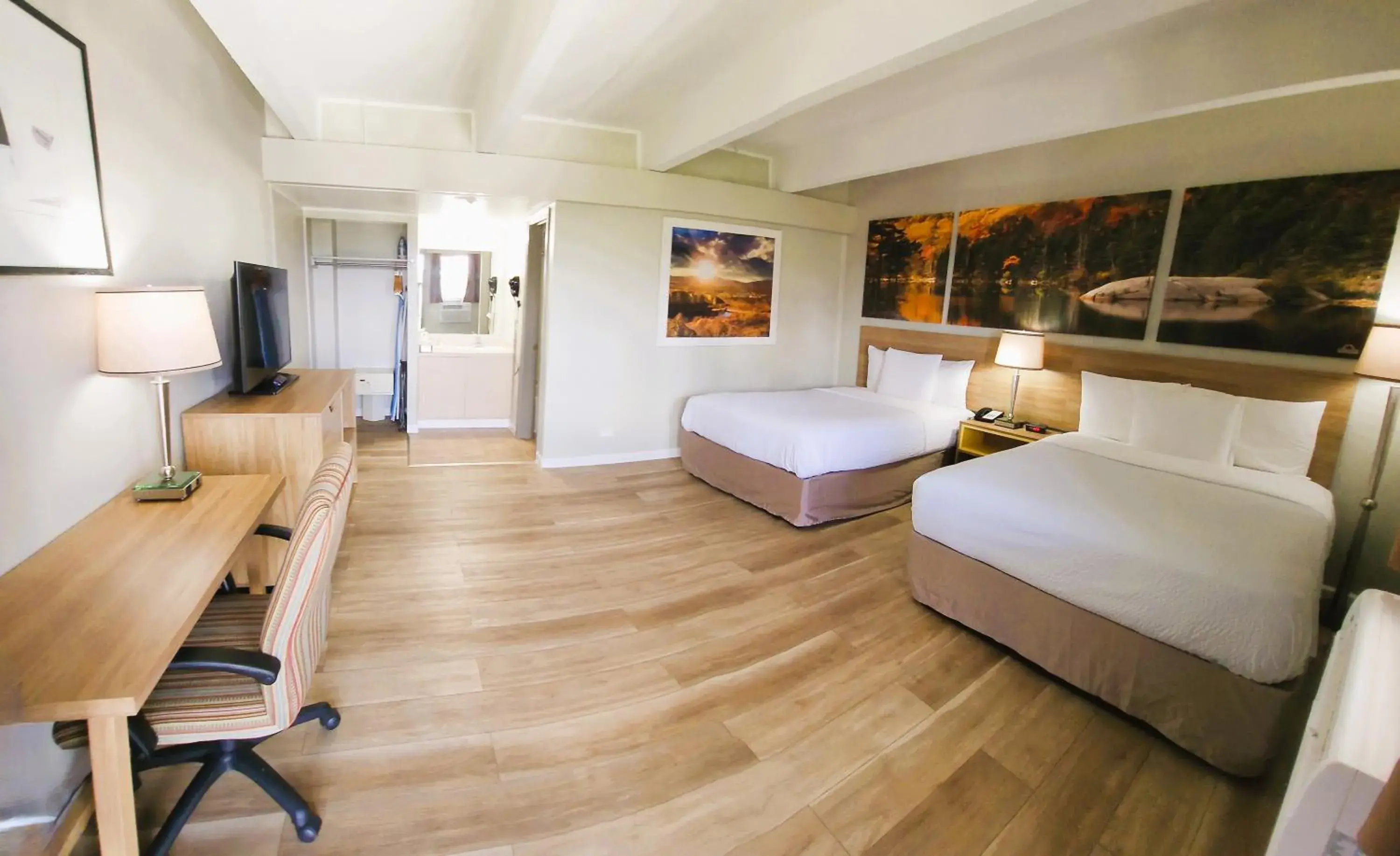 Bed in Days Inn by Wyndham Denver Downtown Bed in Days Inn by Wyndham Denver Downtown