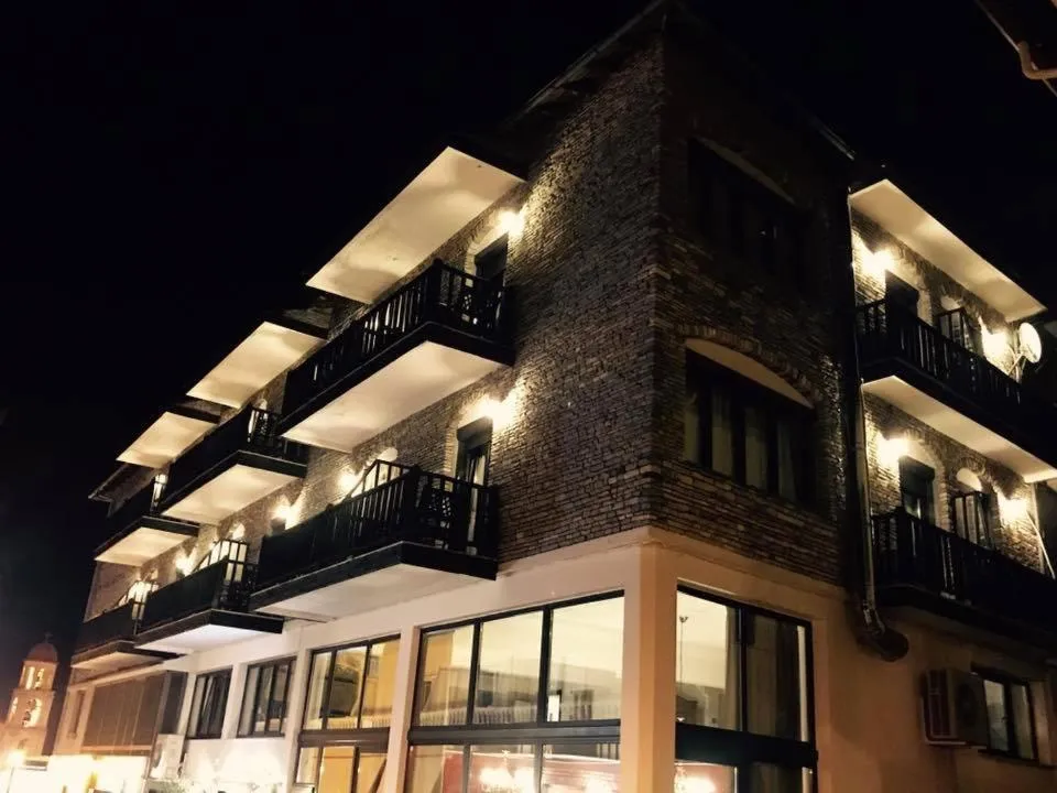 Property building in Afroditi Arhontiko