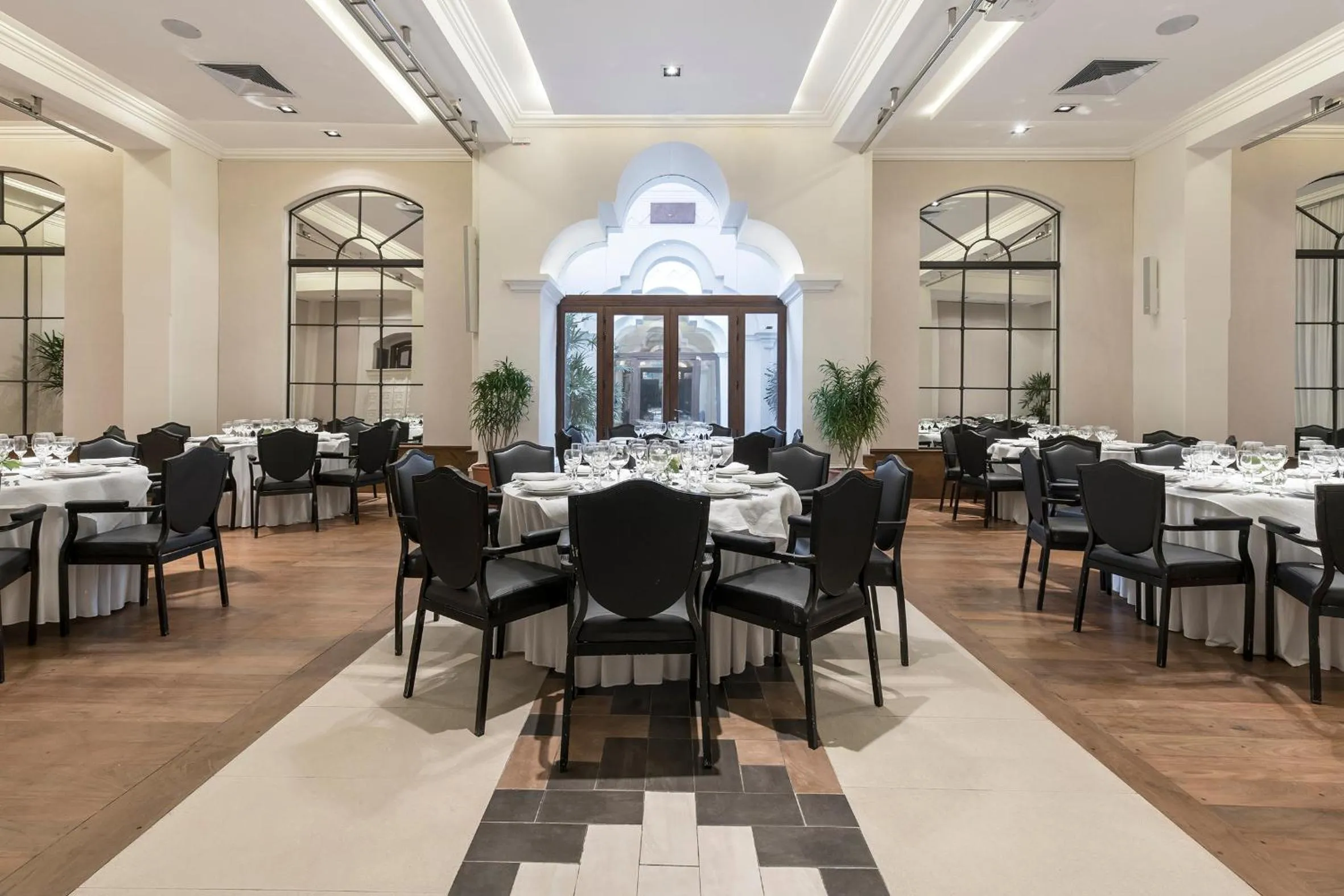 Meeting/conference room in La Mision Hotel Boutique