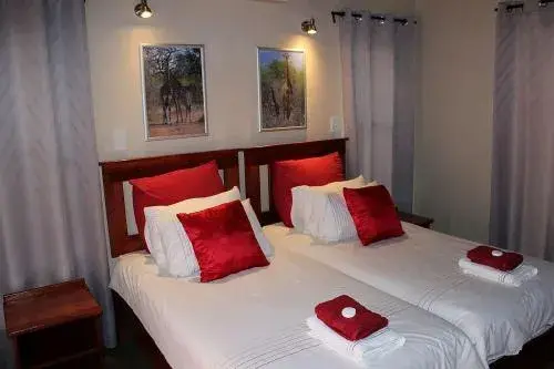 Twin Room with Private Bathroom - single occupancy in Woodpecker Lodge B&B Twin Room with Private Bathroom - single occupancy in Woodpecker Lodge B&B