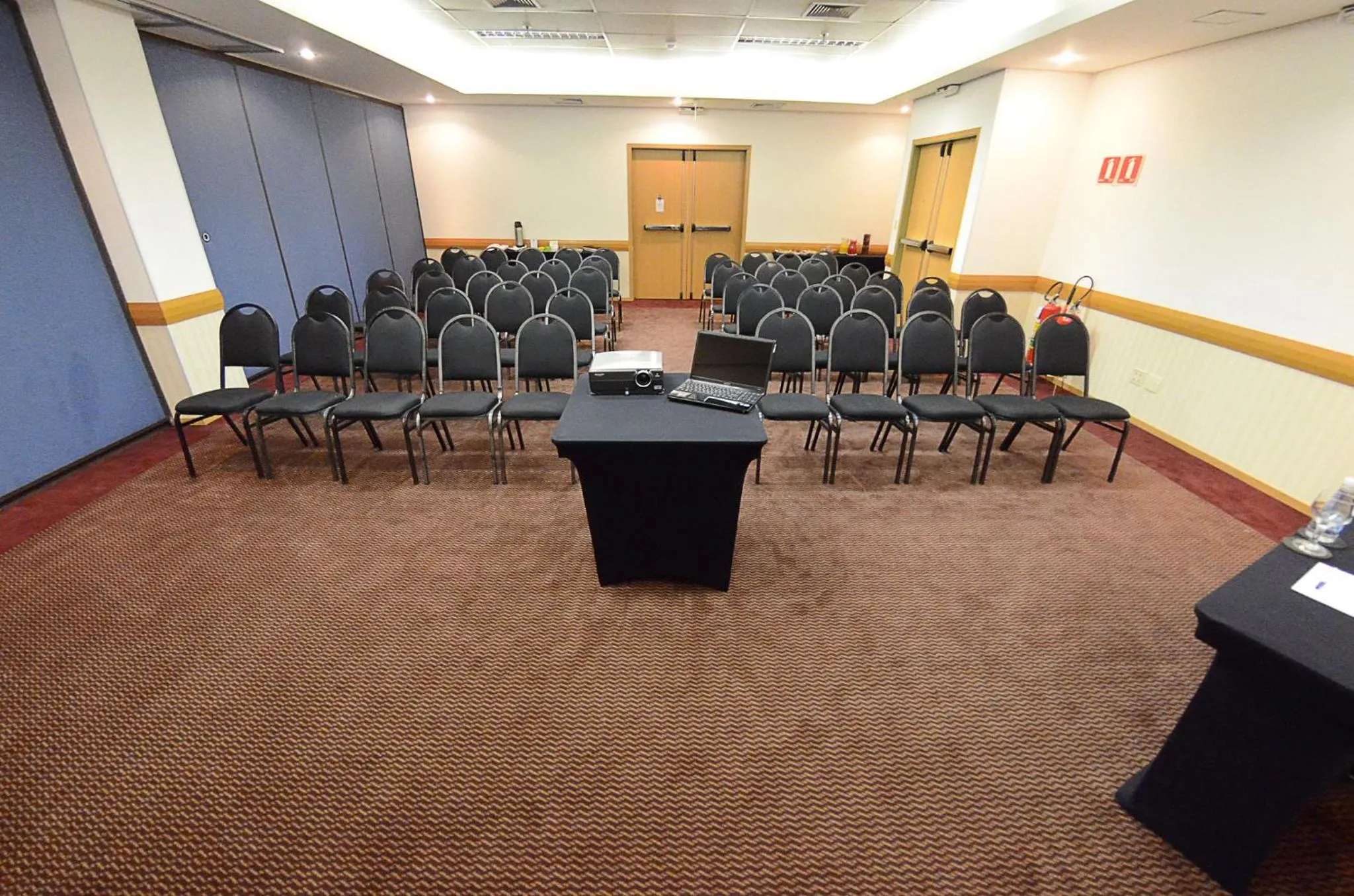 Meeting/conference room in Holiday Inn Sao Paulo Parque Anhembi by IHG