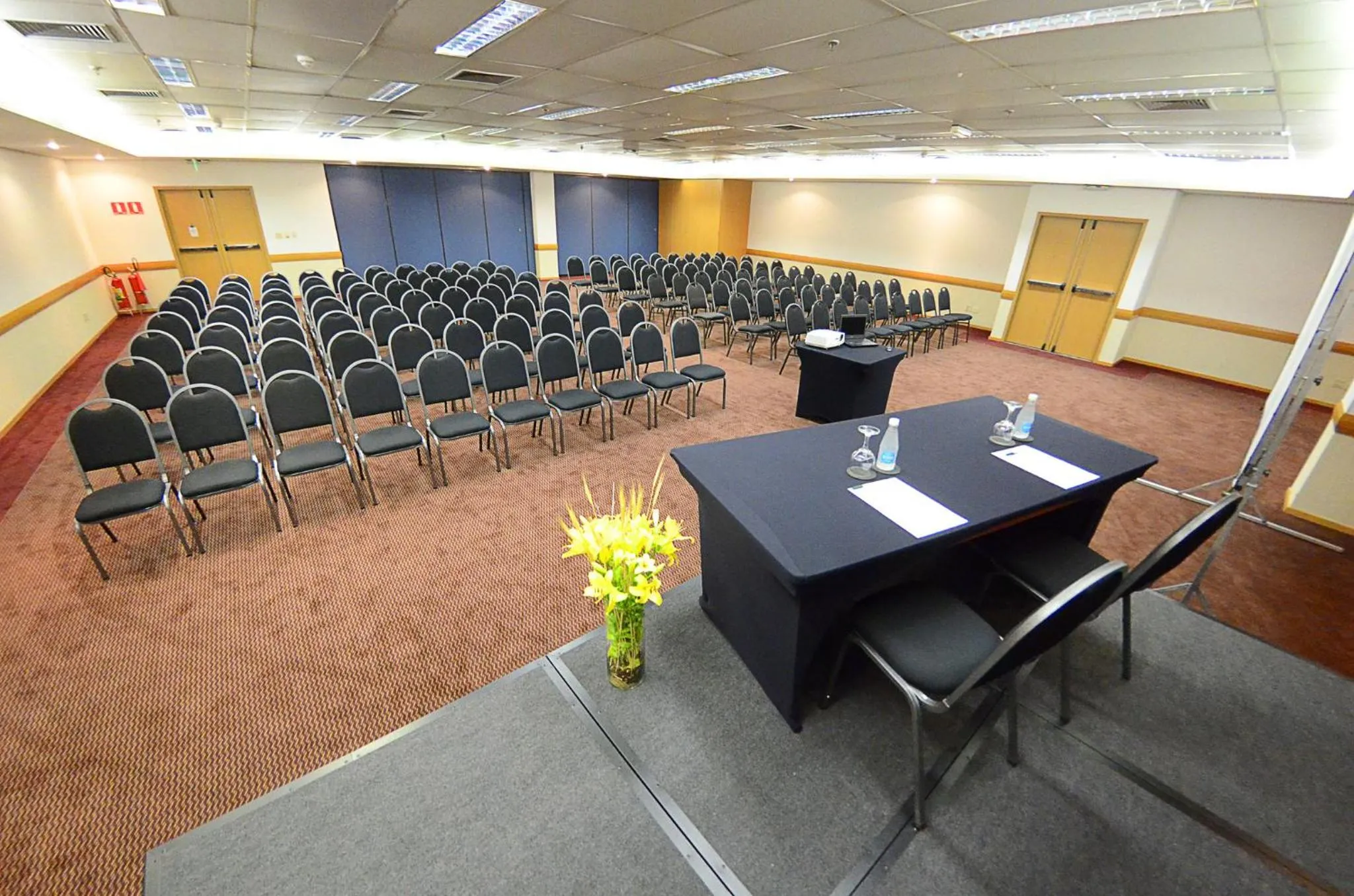 Meeting/conference room in Holiday Inn Sao Paulo Parque Anhembi by IHG