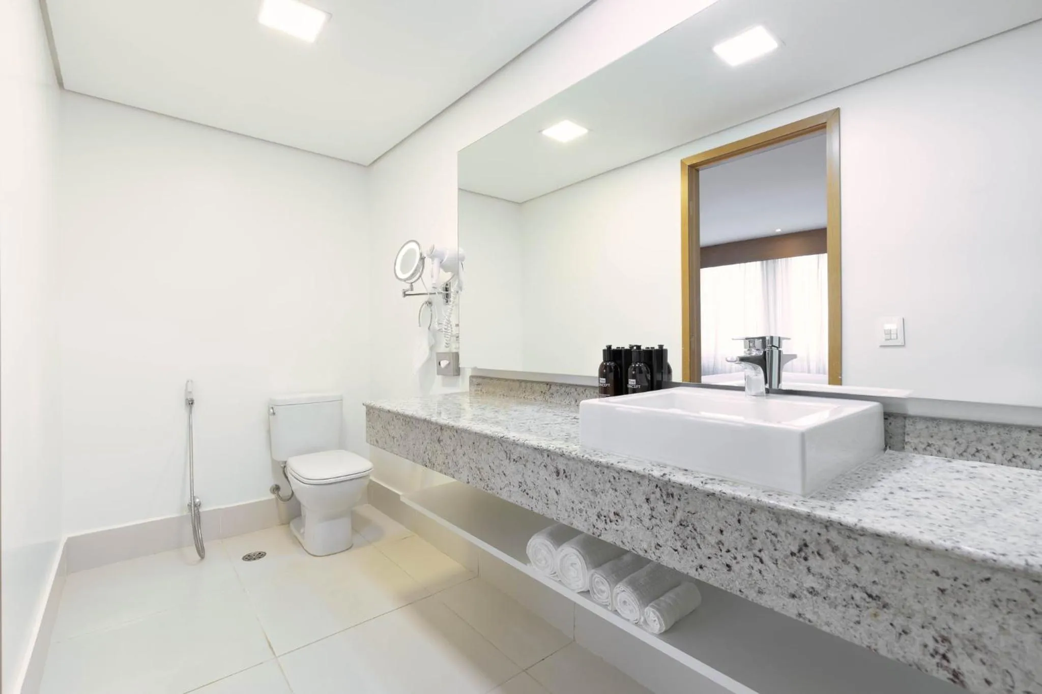 Photo of the whole room in Holiday Inn Sao Paulo Parque Anhembi by IHG