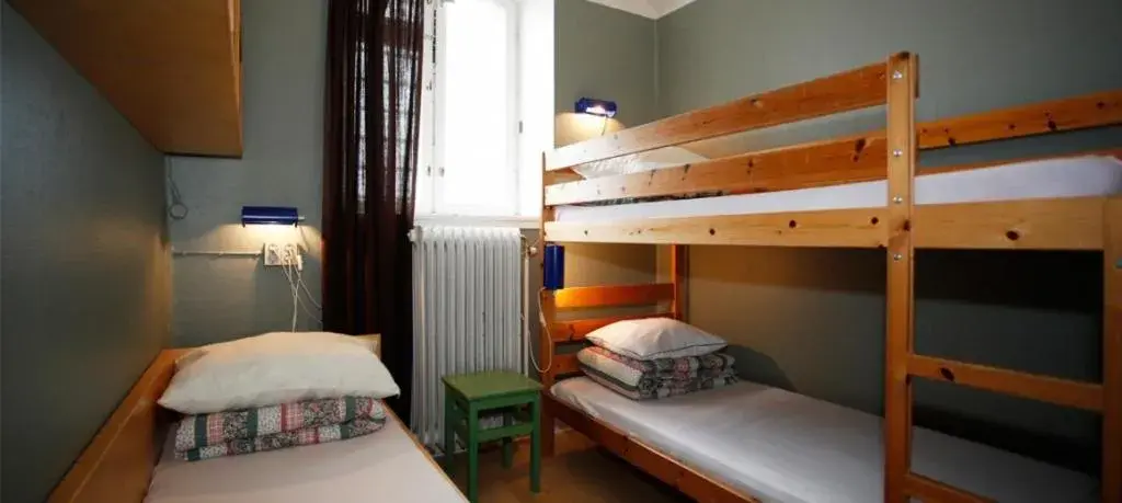 Basic Triple Room with Shared Bathroom in Visby Fängelse Basic Triple Room with Shared Bathroom in Visby Fängelse