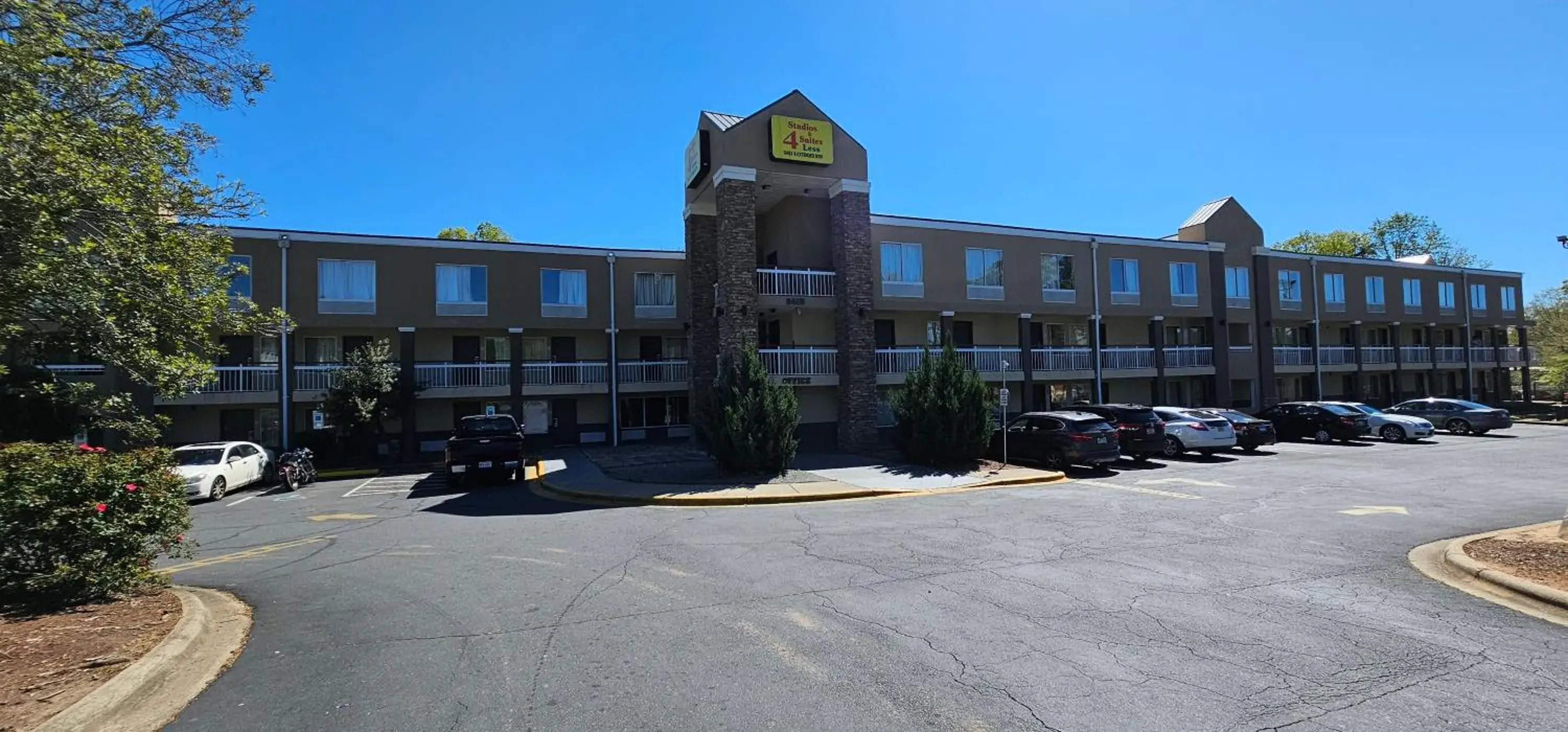 Property building in Studios & Suites 4 Less Charlotte Property building in Studios & Suites 4 Less Charlotte